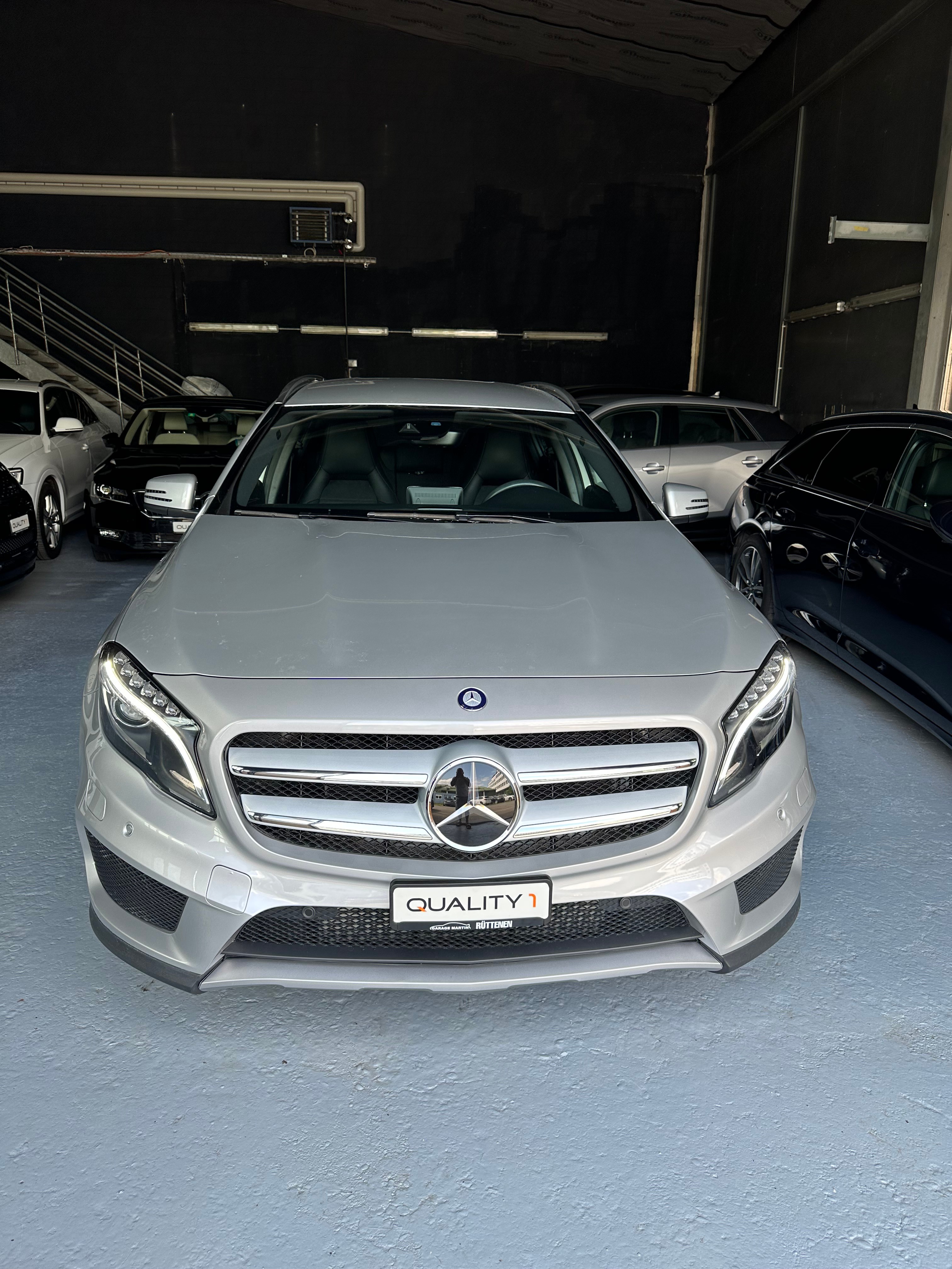 MERCEDES-BENZ GLA 250 AMG Line 4Matic 7G-DCT