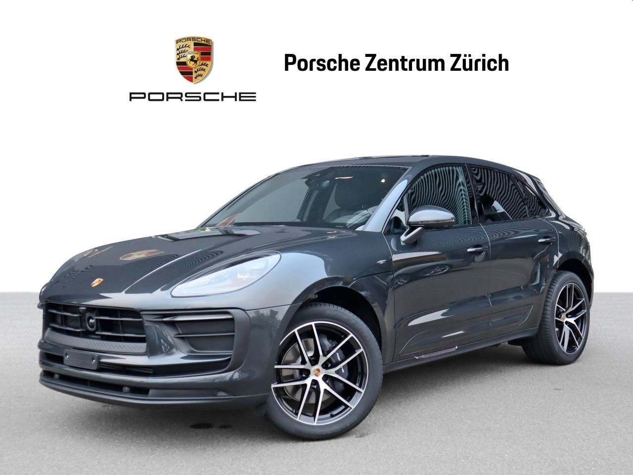 PORSCHE MACAN