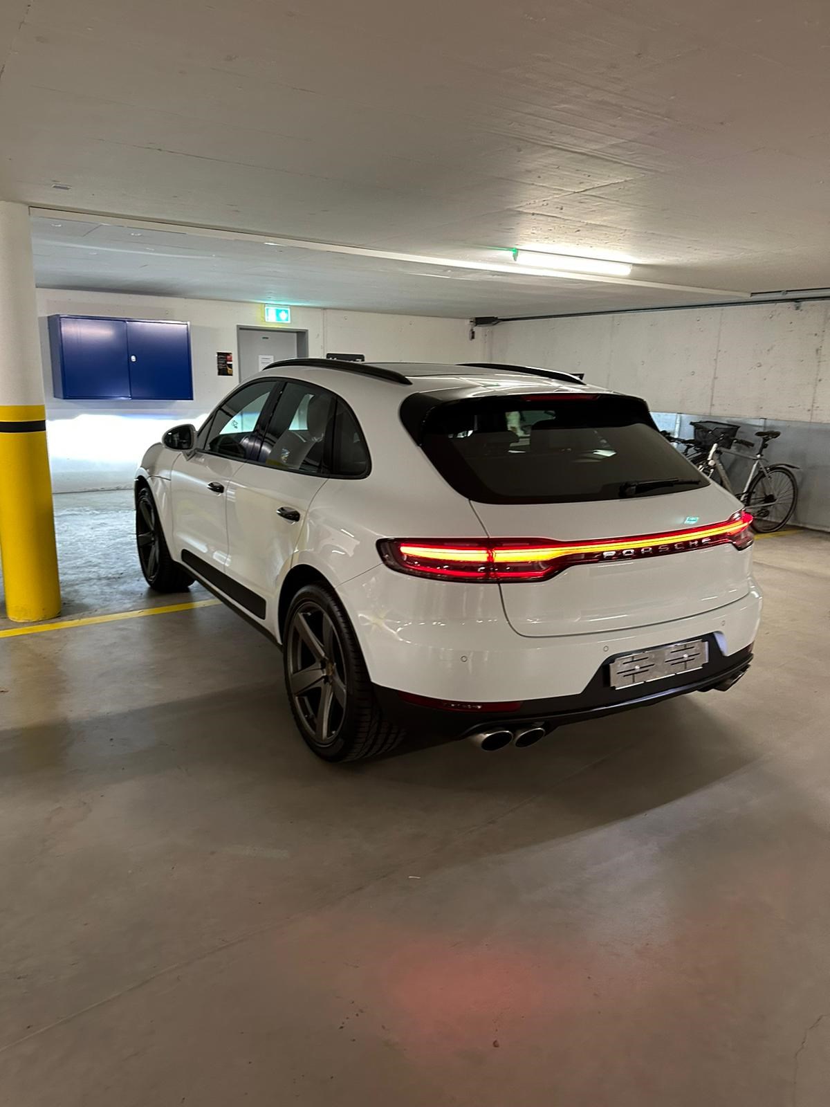 PORSCHE Macan S PDK