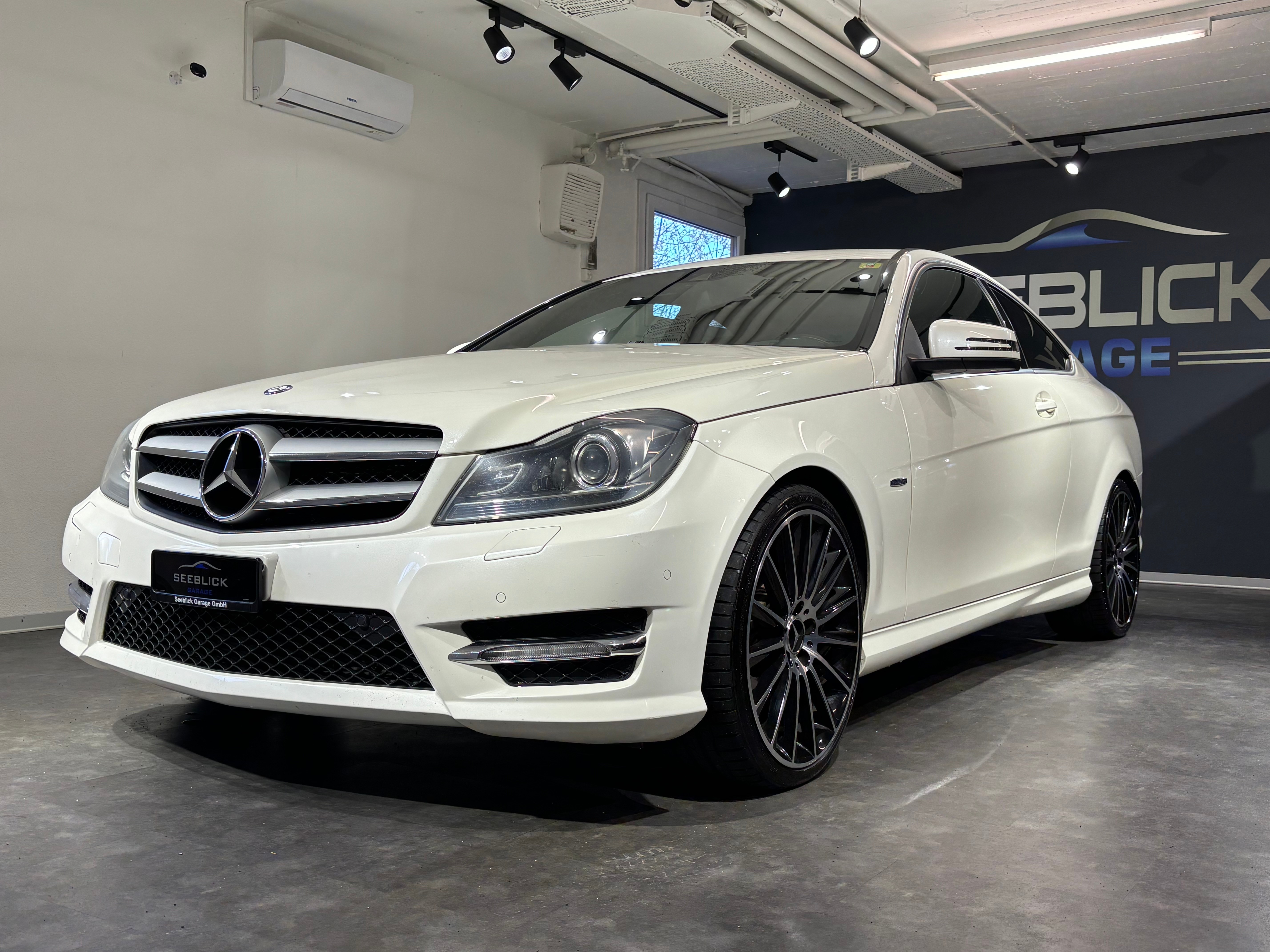 MERCEDES-BENZ C 220 CDI AMG Line 7G-Tronic