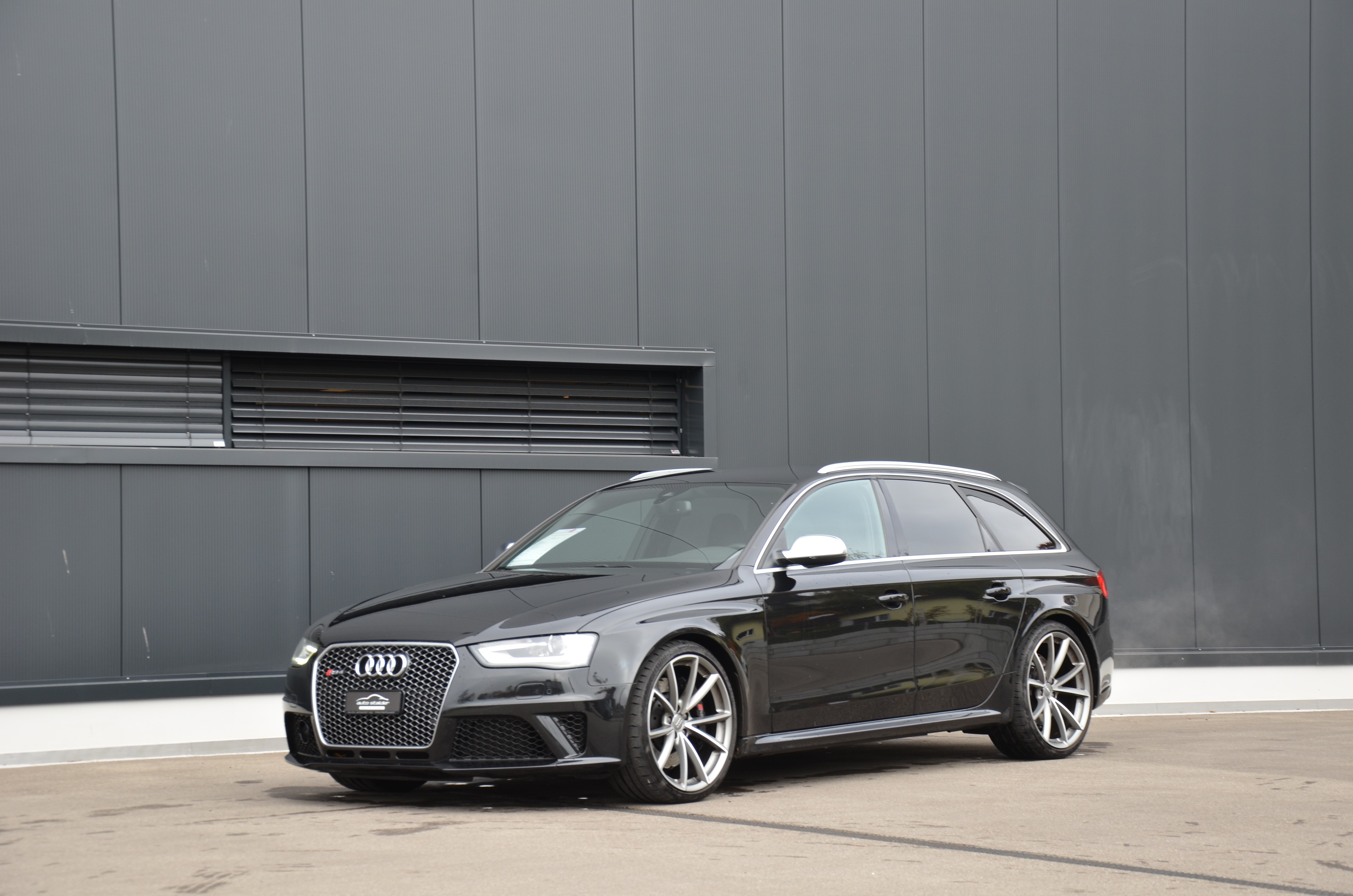 AUDI RS4 Avant 4.2 FSI V8 quattro S-tronic