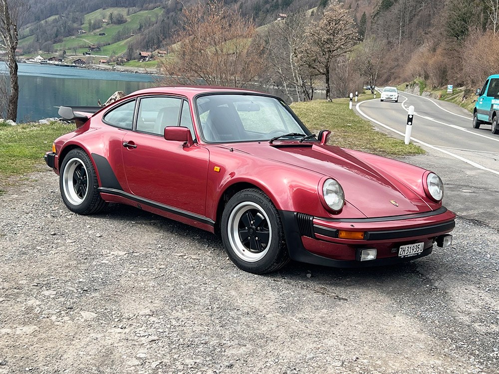 PORSCHE 911 Turbo