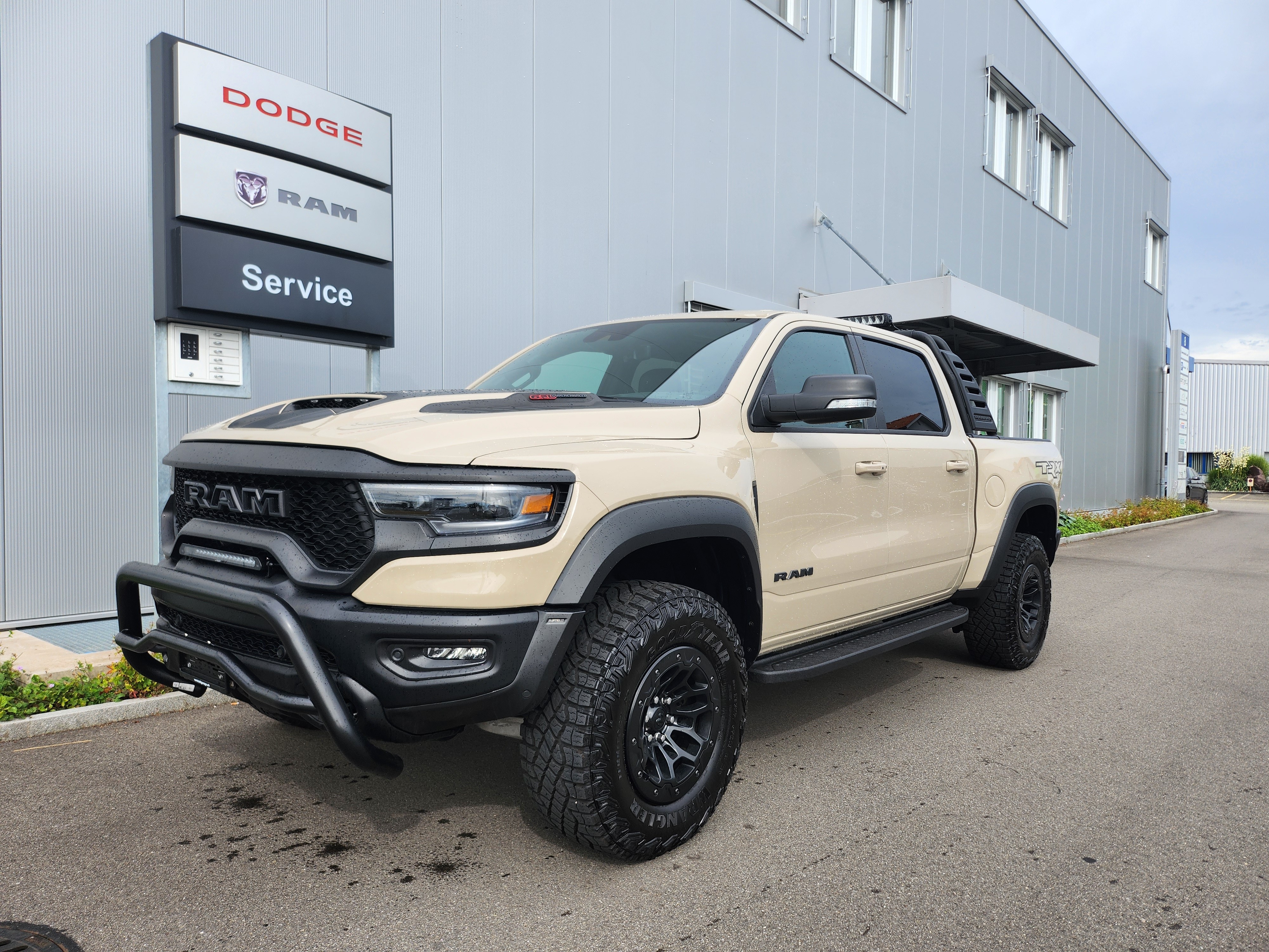 DODGE Ram 1500 6.2 4x4 TRX SANDBLAST