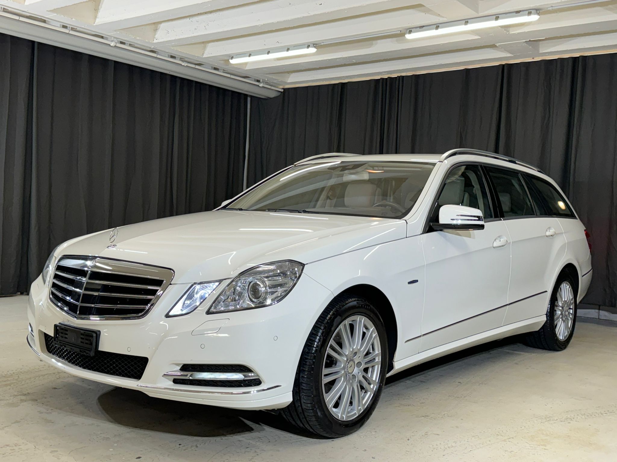 MERCEDES-BENZ E 250 CDI BlueEfficiency Elégance 4Matic 7G-Tronic