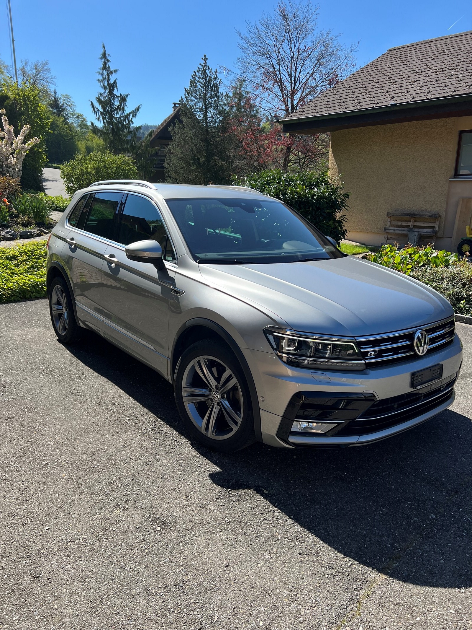 VW Tiguan 2.0TSI R-Line Highline 4Motion DSG