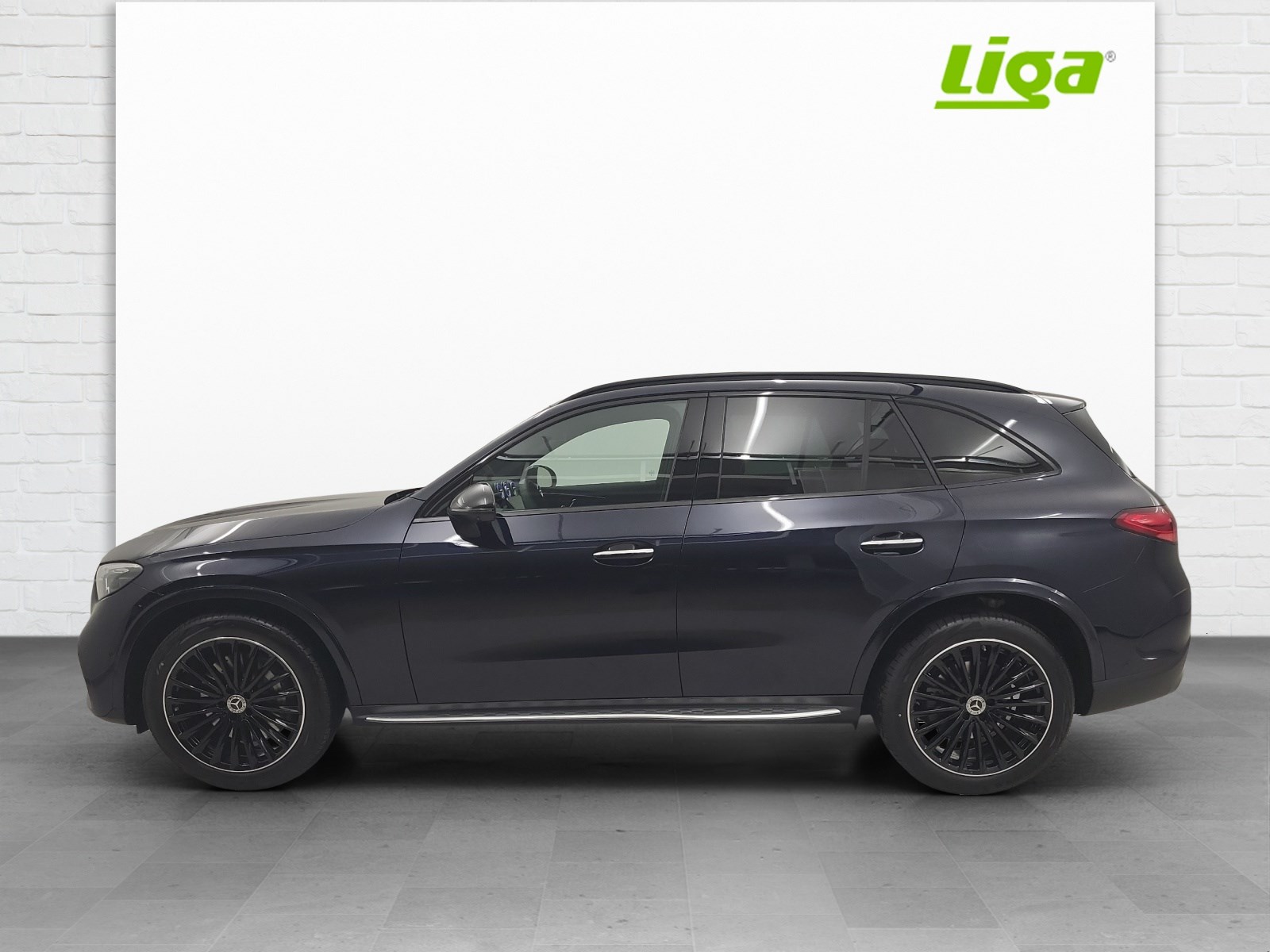 MERCEDES-BENZ GLC 300 AMG Line 4Matic