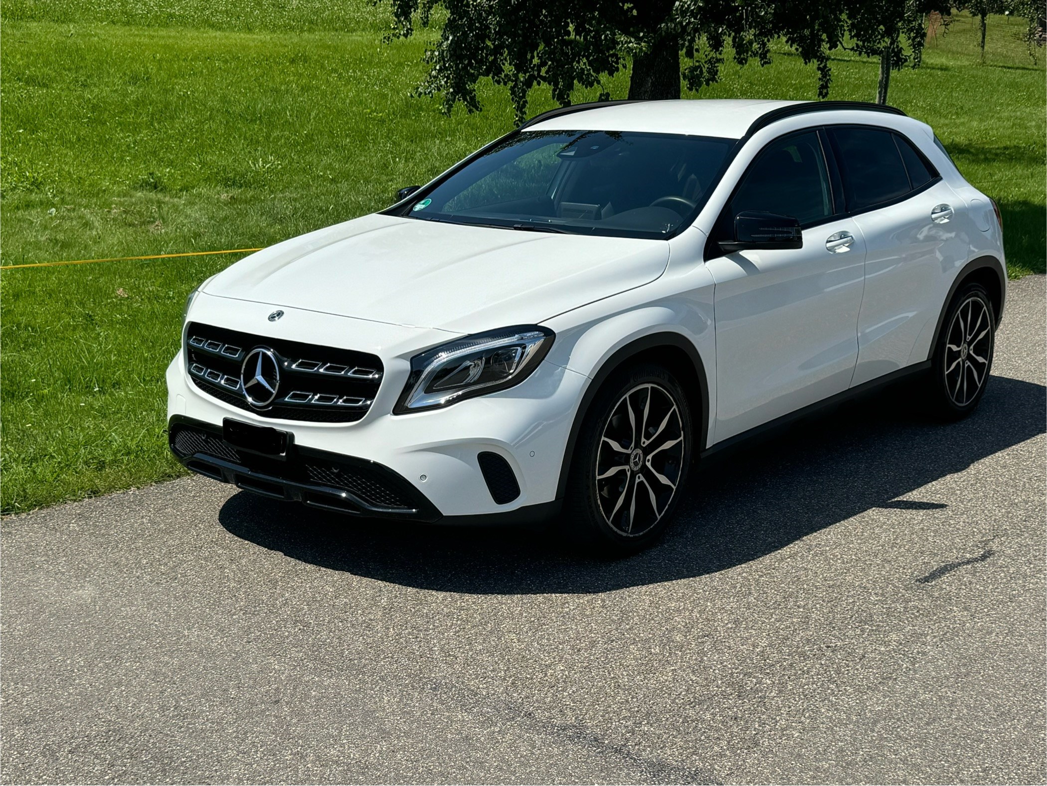 MERCEDES-BENZ GLA 200 Night Star 7G-DCT