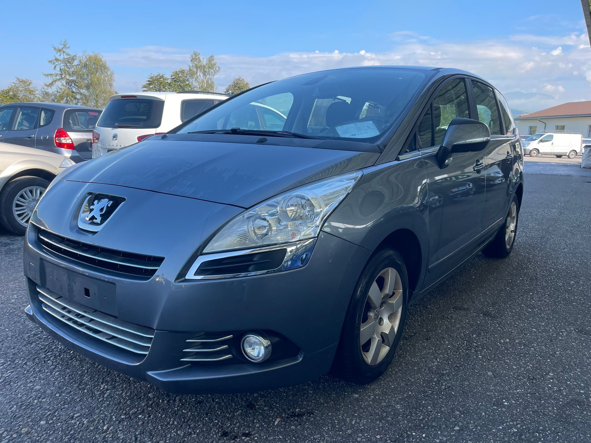 PEUGEOT 5008 1.6 16V T Sport Pack