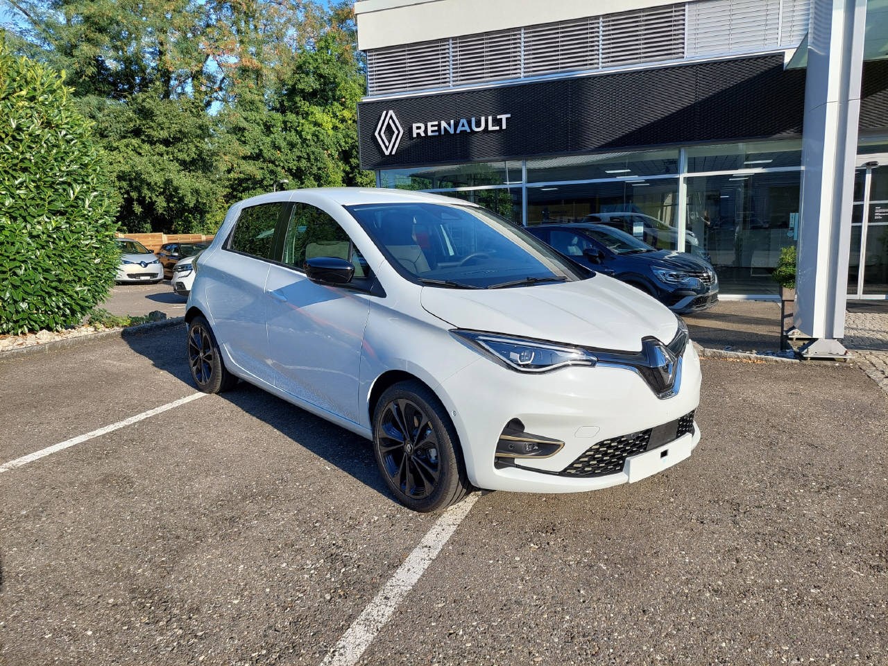 RENAULT Zoe E-Tech 100 % electric iconic R135