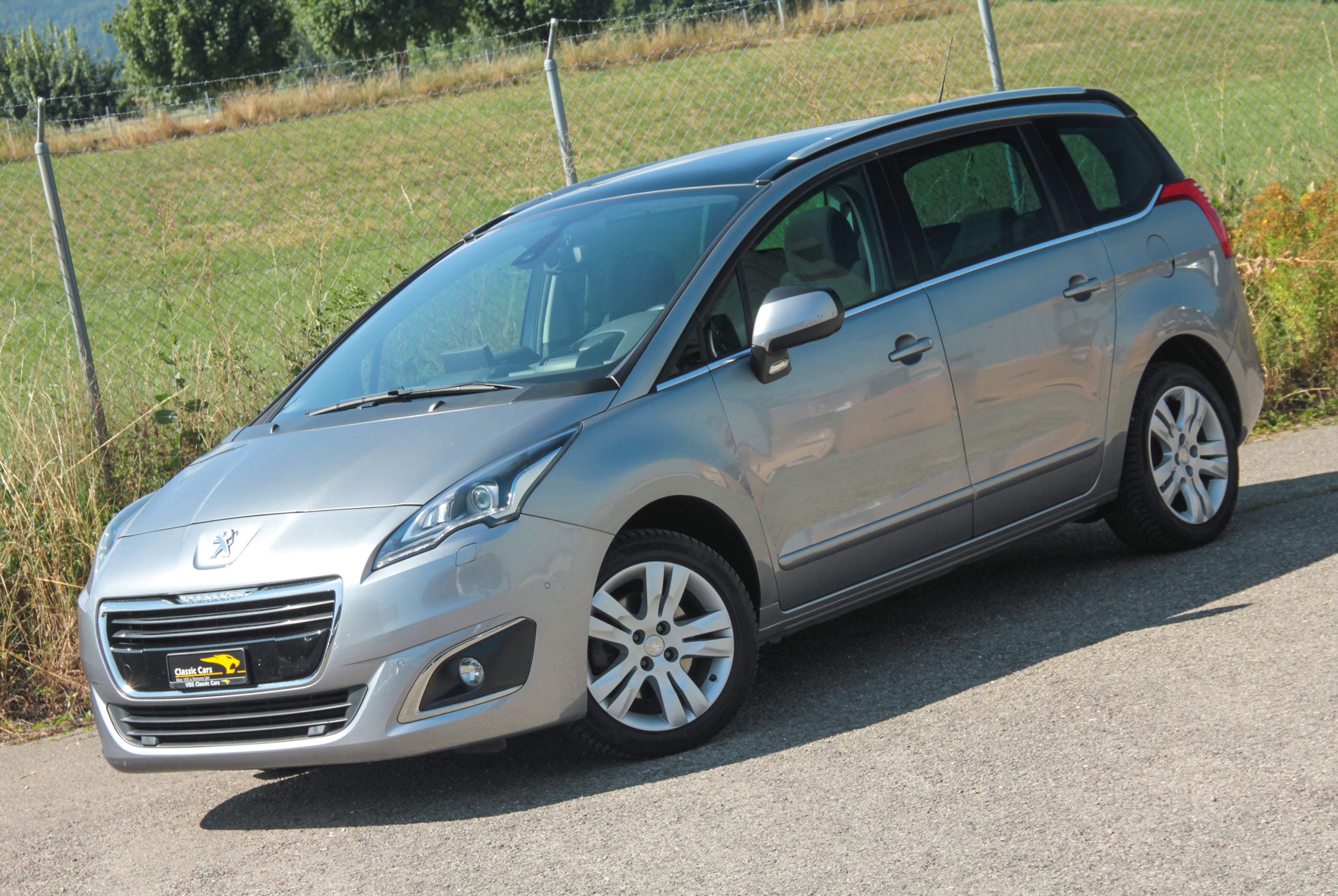 PEUGEOT 5008 1.2 Pure Tech Sensation 7-places