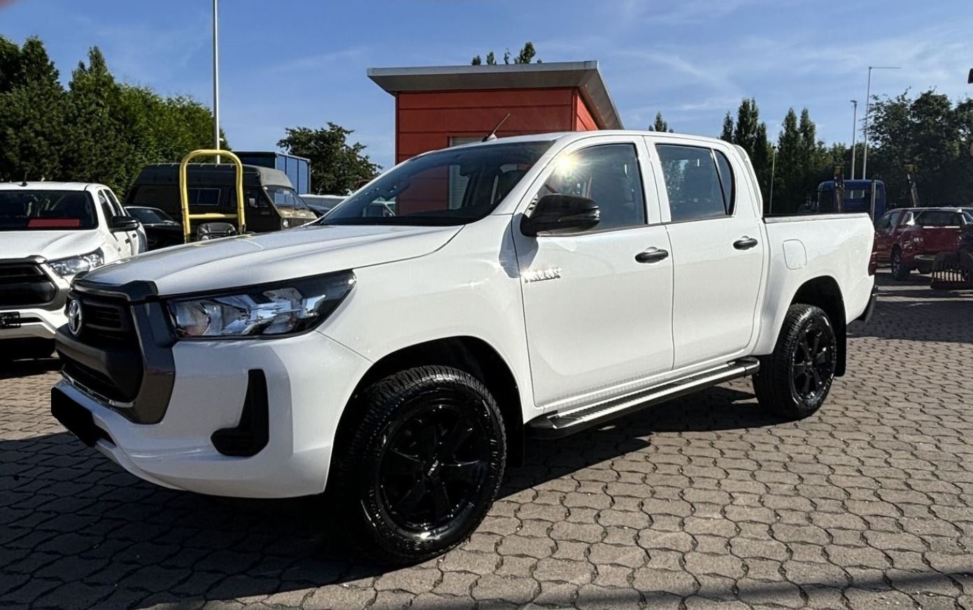 TOYOTA Hilux 2.4D-4D Double Cab 4x4