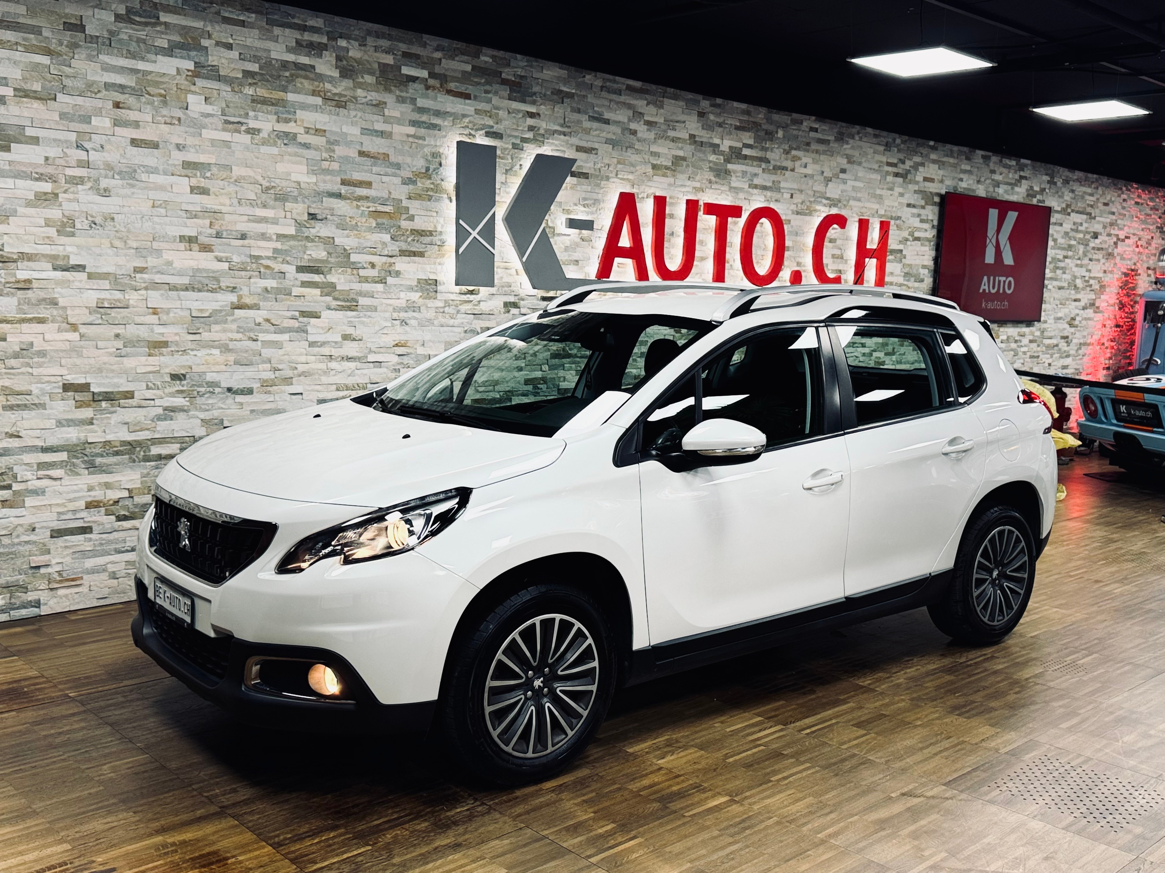 PEUGEOT 2008 1.2 PureTech Style