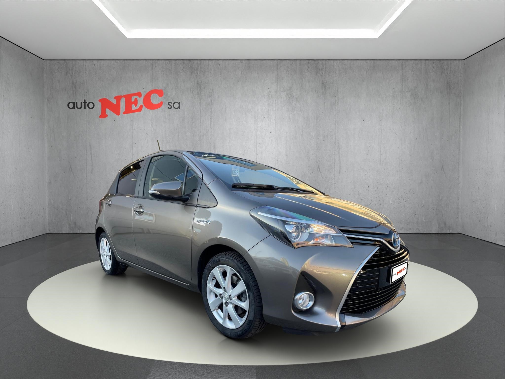 TOYOTA Yaris 1.5 VVT-i HSD Sol Premium