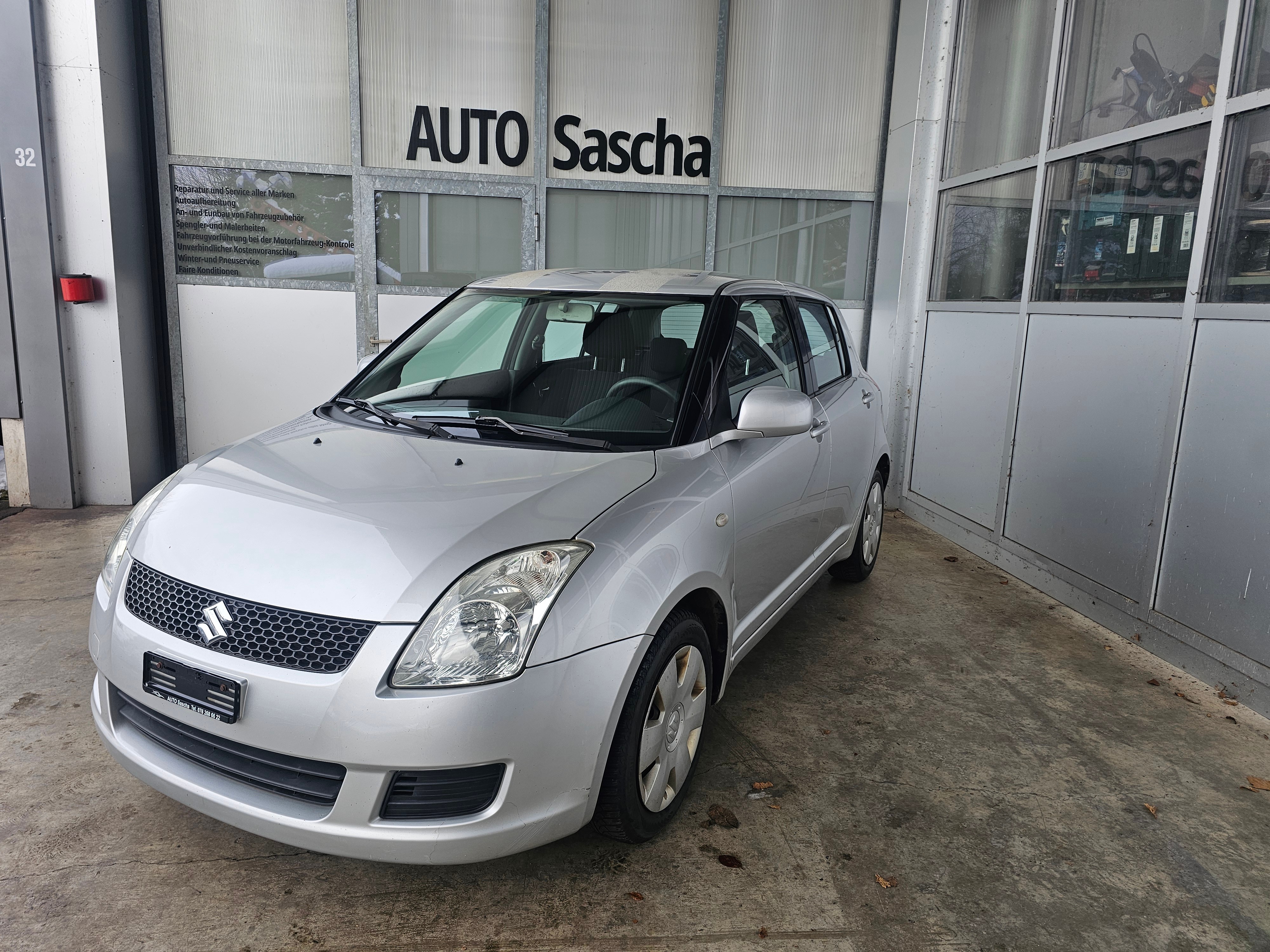 SUZUKI Swift 1.3i 16V GL Top