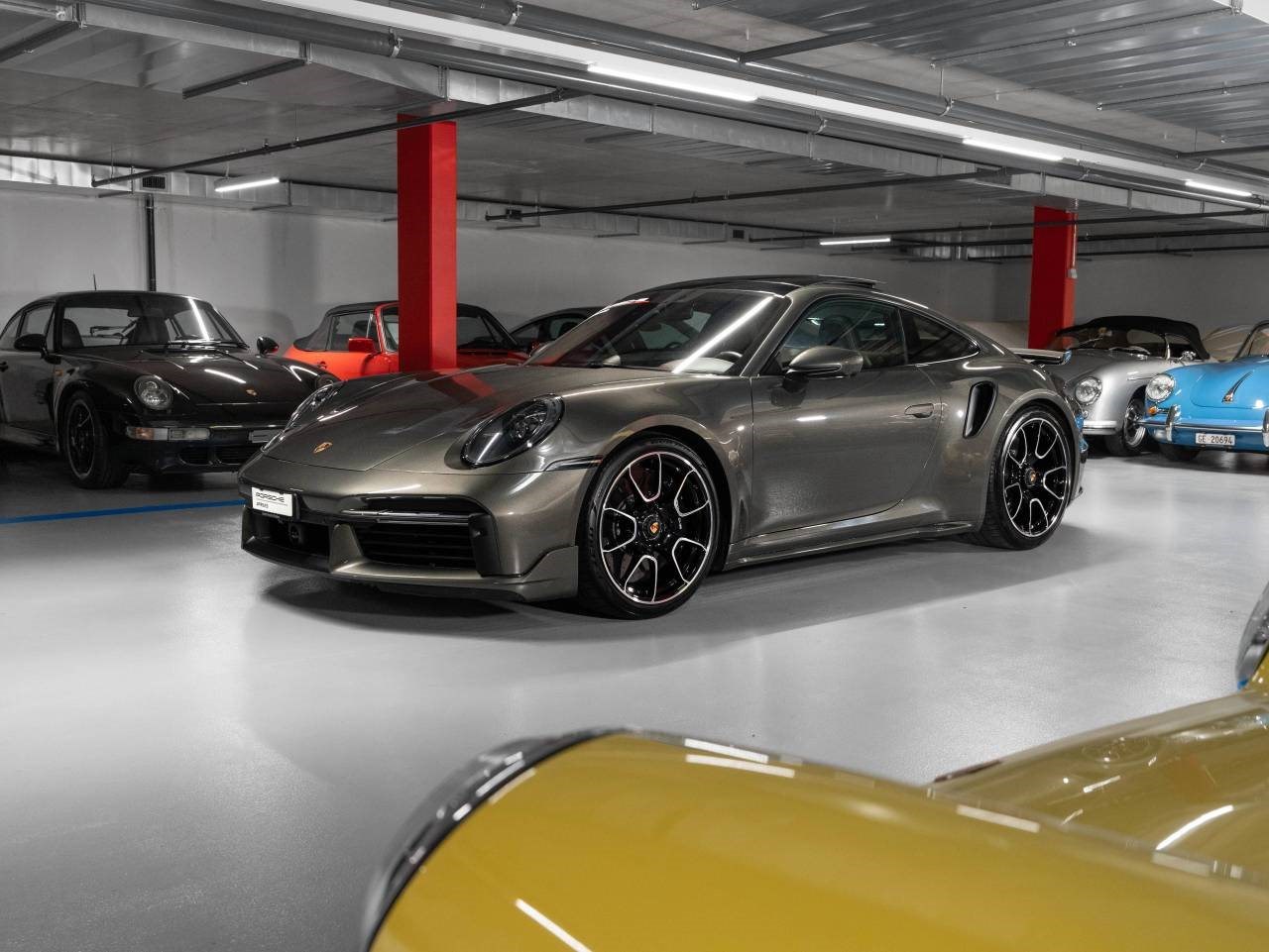 PORSCHE 911 Turbo S