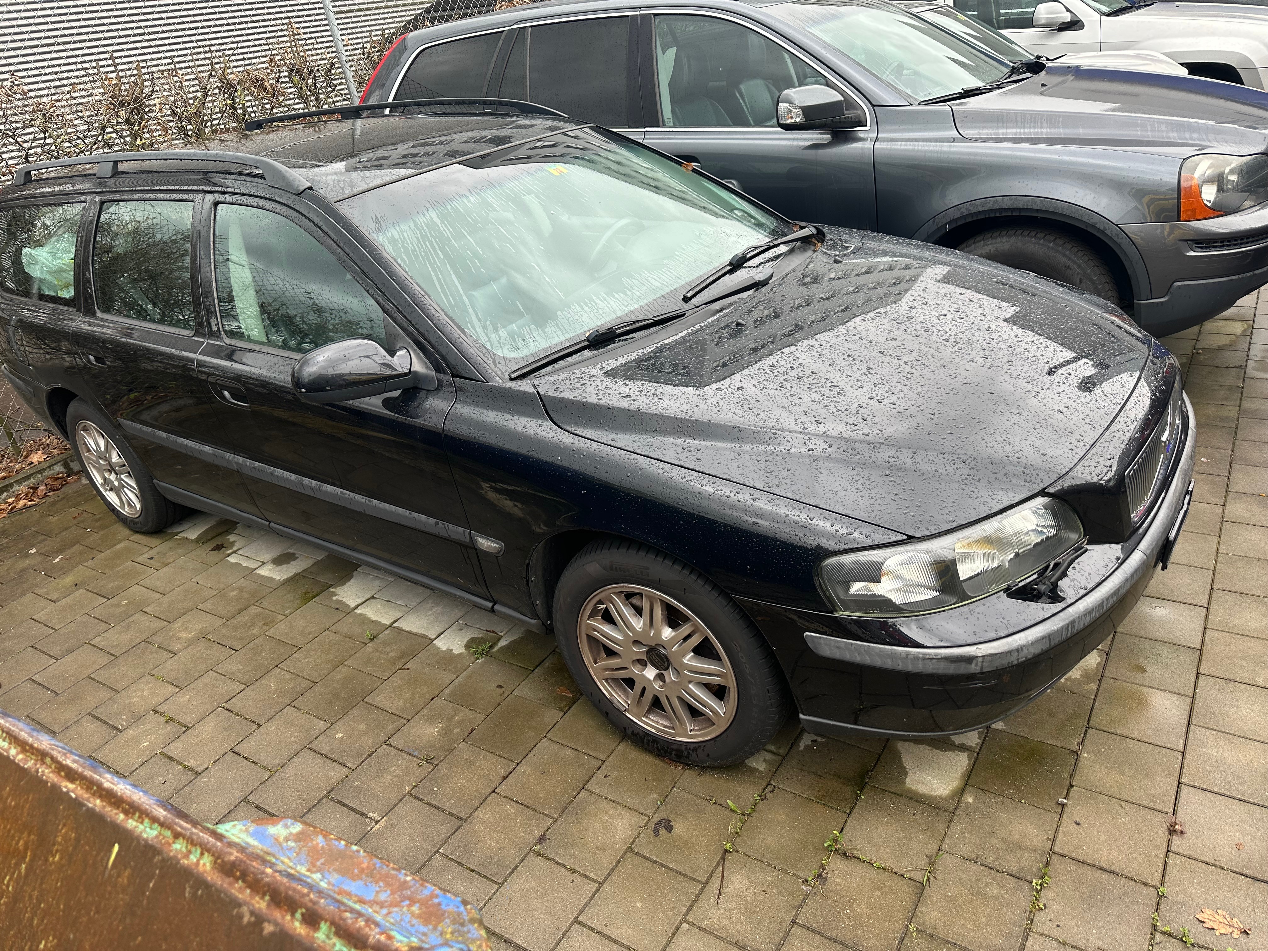 VOLVO V70 T5