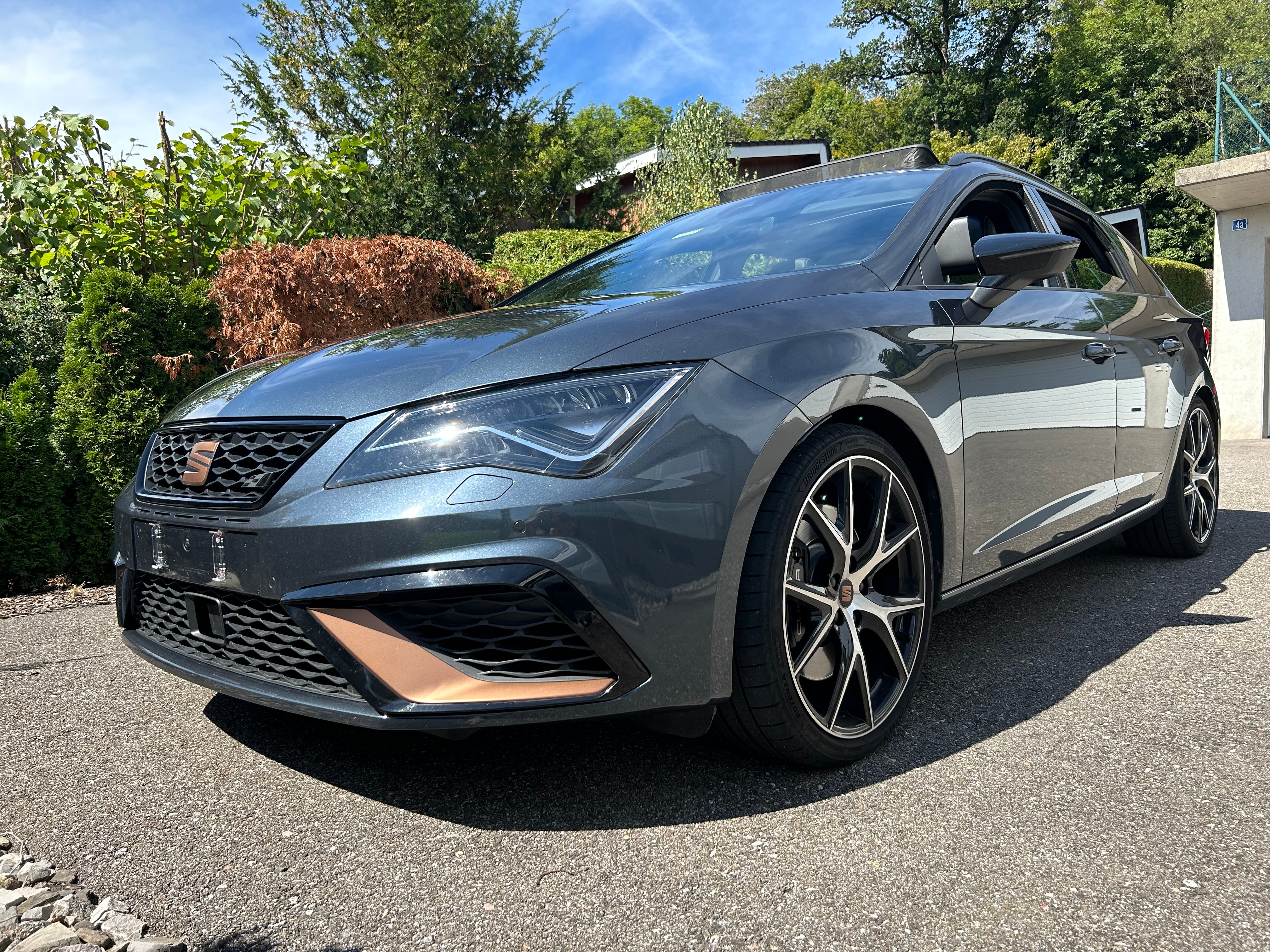 SEAT Cupra 300 4D DSG