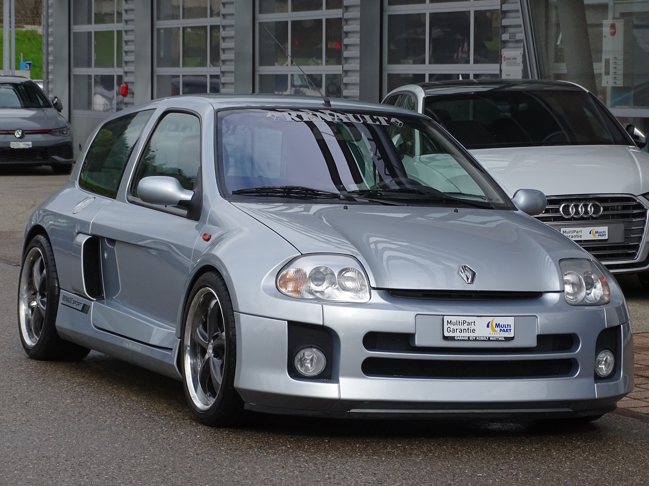 RENAULT Clio 3.0 V6