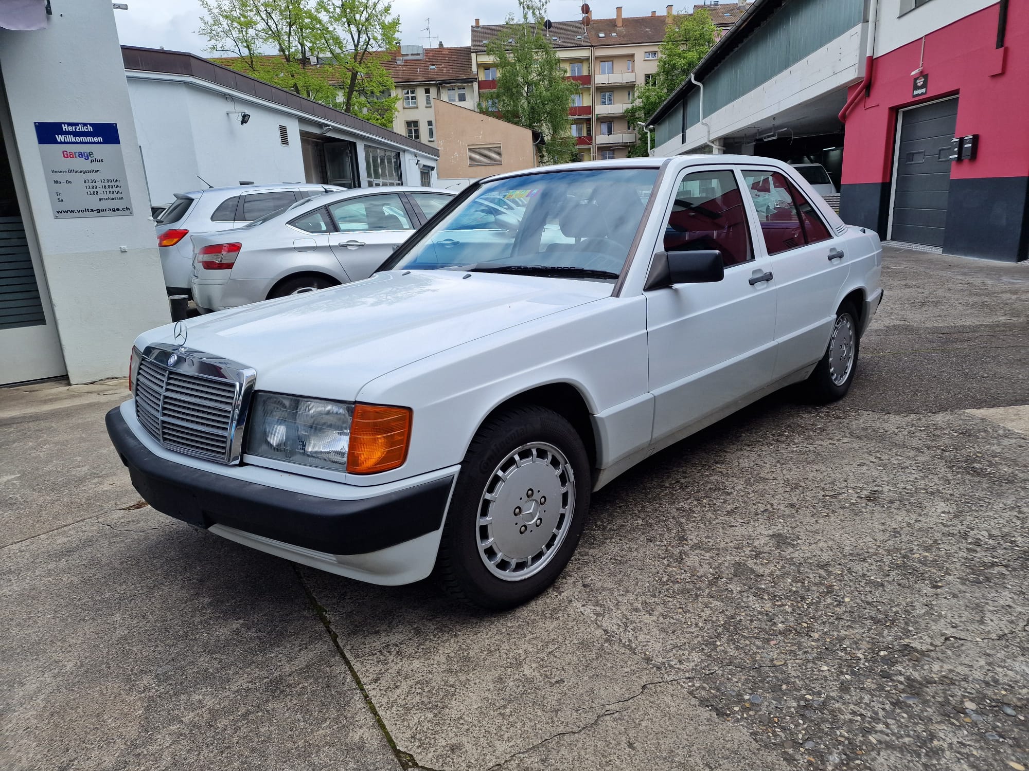 MERCEDES-BENZ 190 E 2.0