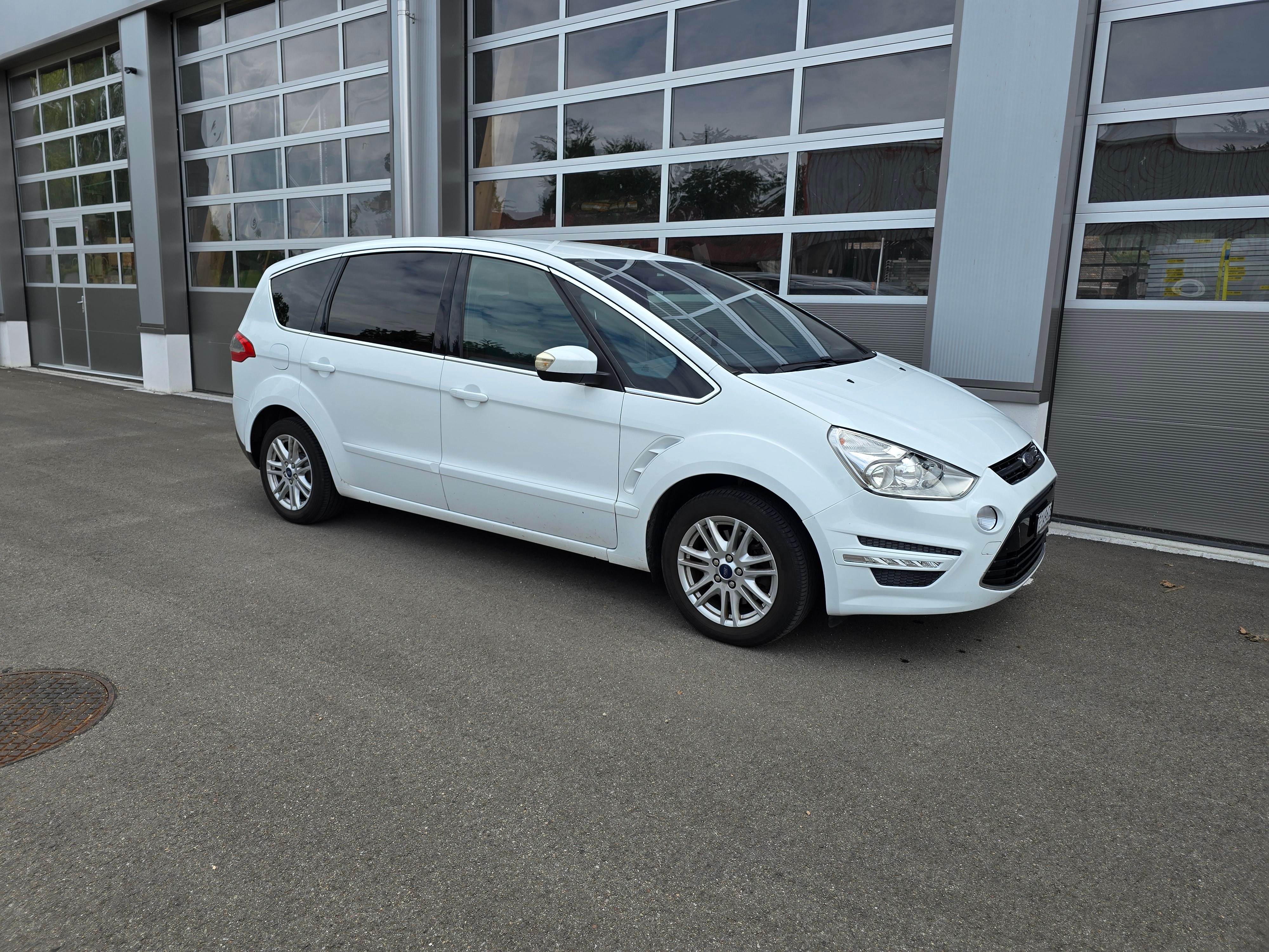 FORD S-Max 2.0i Titanium