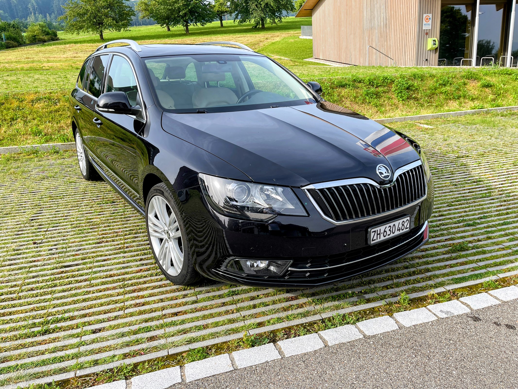 SKODA Superb Combi 2.0 TDi Business 4x4 DSG