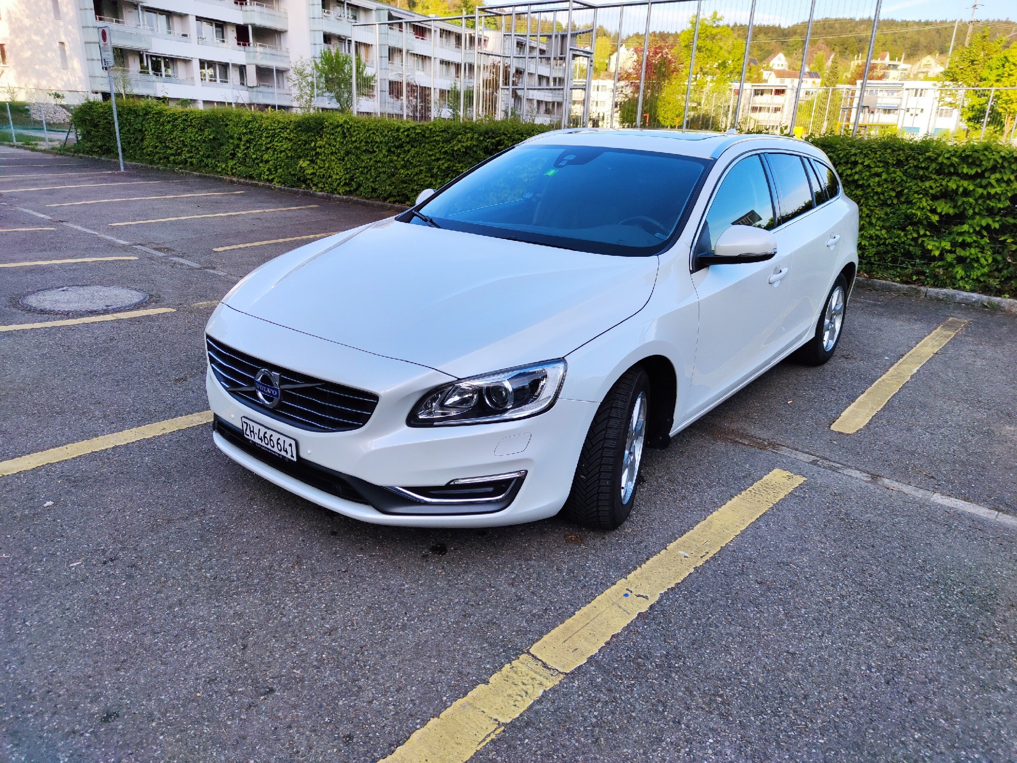 VOLVO V60 D4 Summum Geartronic