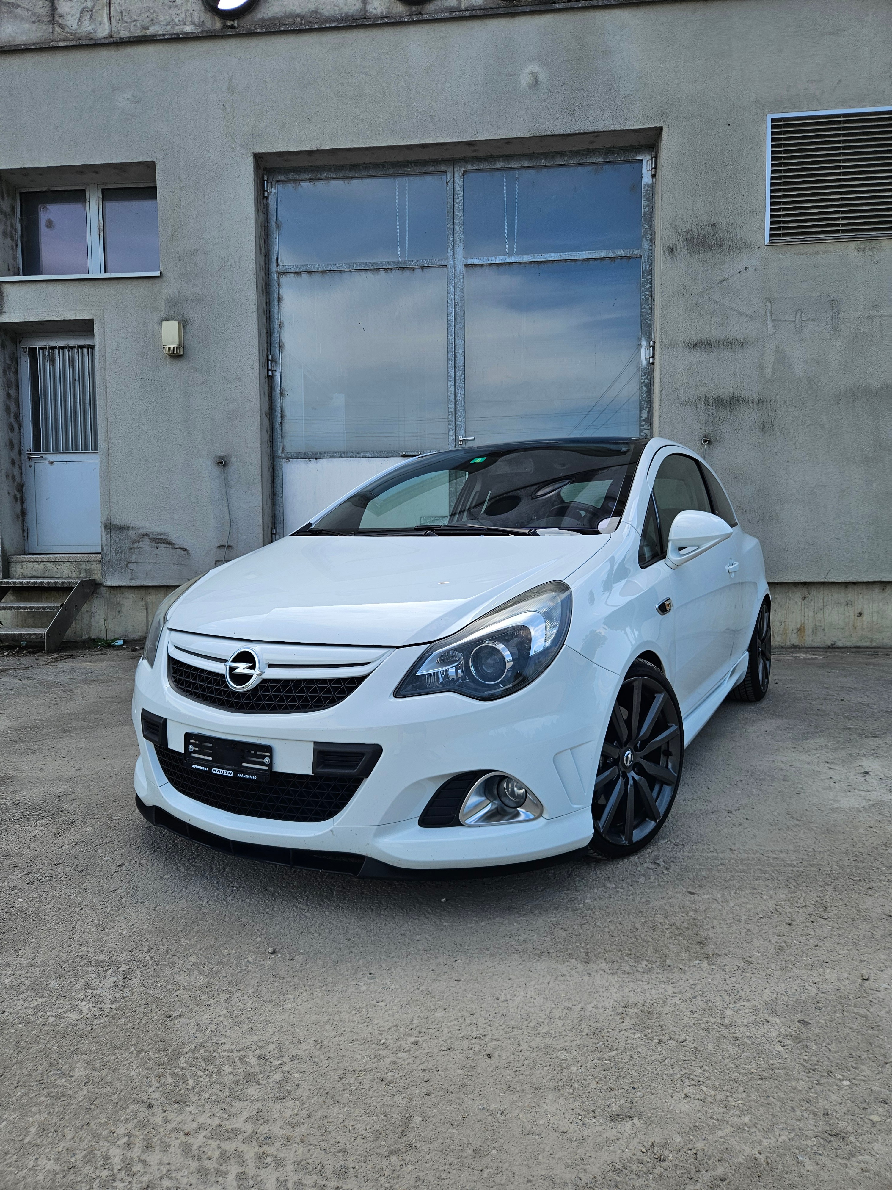 OPEL Corsa 1.6 Turbo OPC Nürburgring Edition