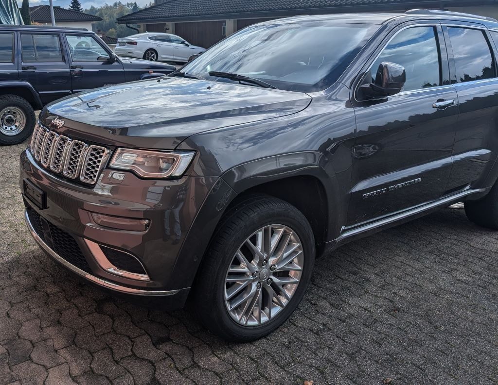 JEEP Grand Cherokee 5.7 V8 HEMI Summit Automatic