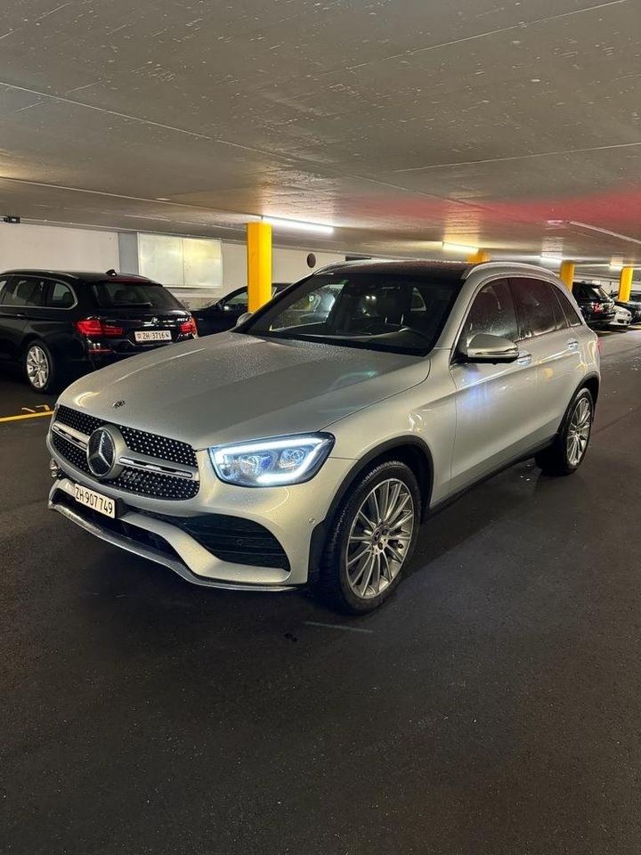 MERCEDES-BENZ GLC 200 AMG Line 4Matic 9G-Tronic