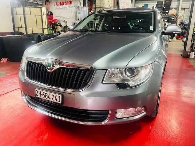 SKODA Superb Combi 2.0 TDi Elegance 4x4 DSG