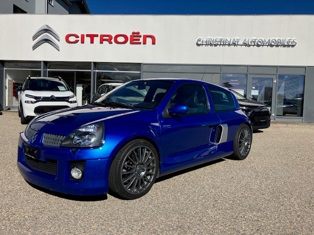 RENAULT Clio 3.0 Sport V6