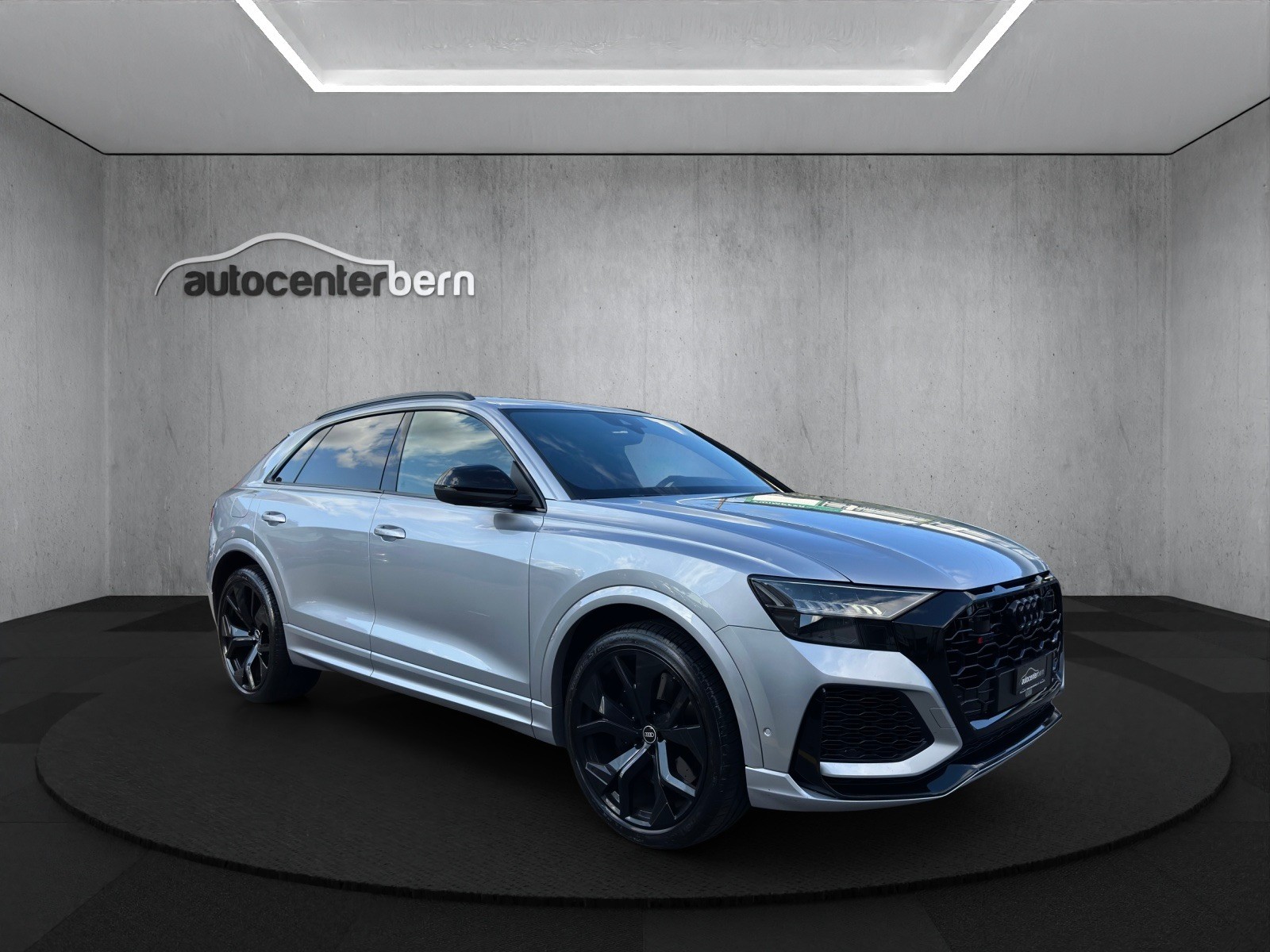 AUDI RSQ8 quattro tiptronic