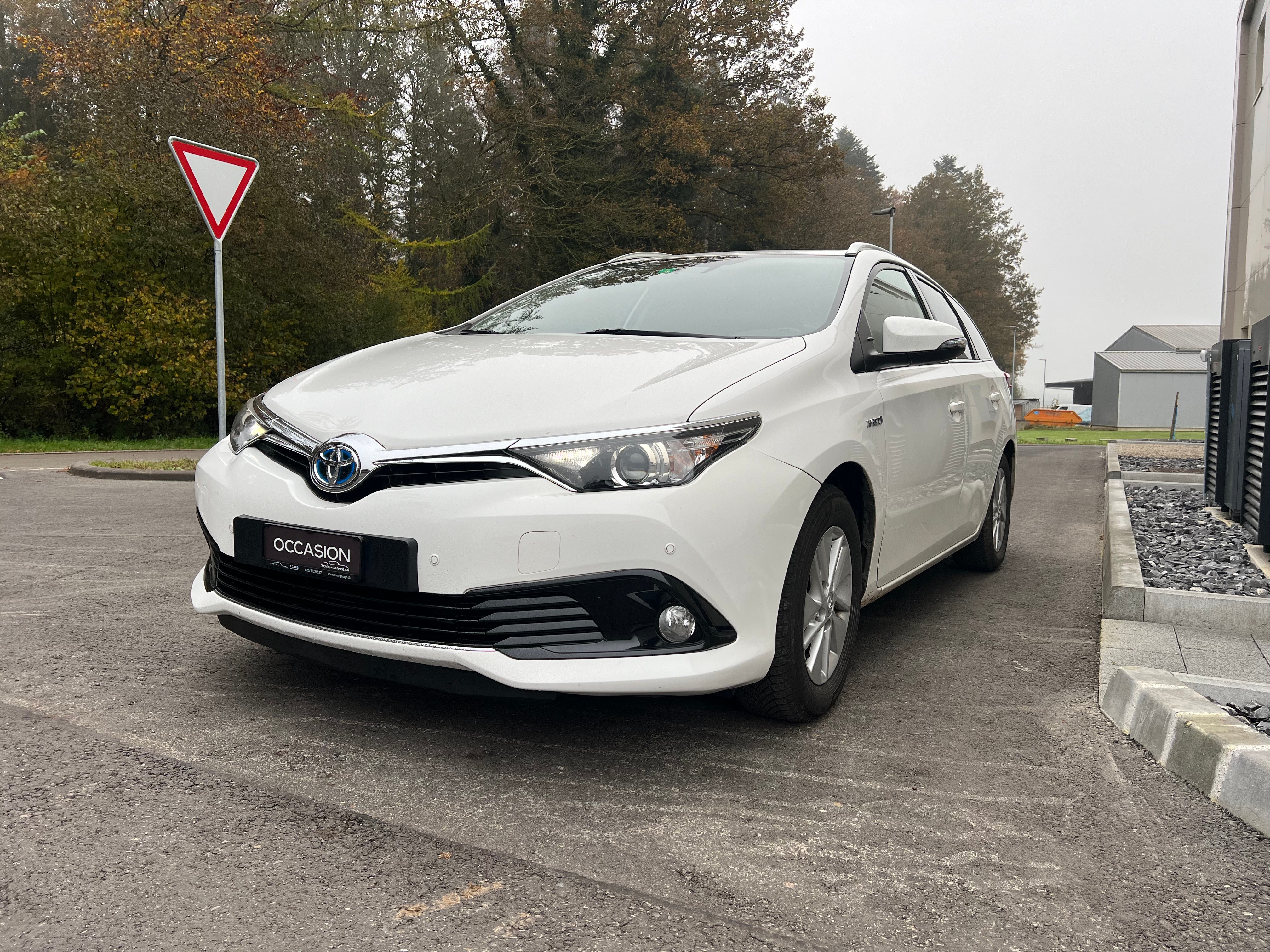 TOYOTA Auris Touring Sports 1.8 HSD Luna e-CVT