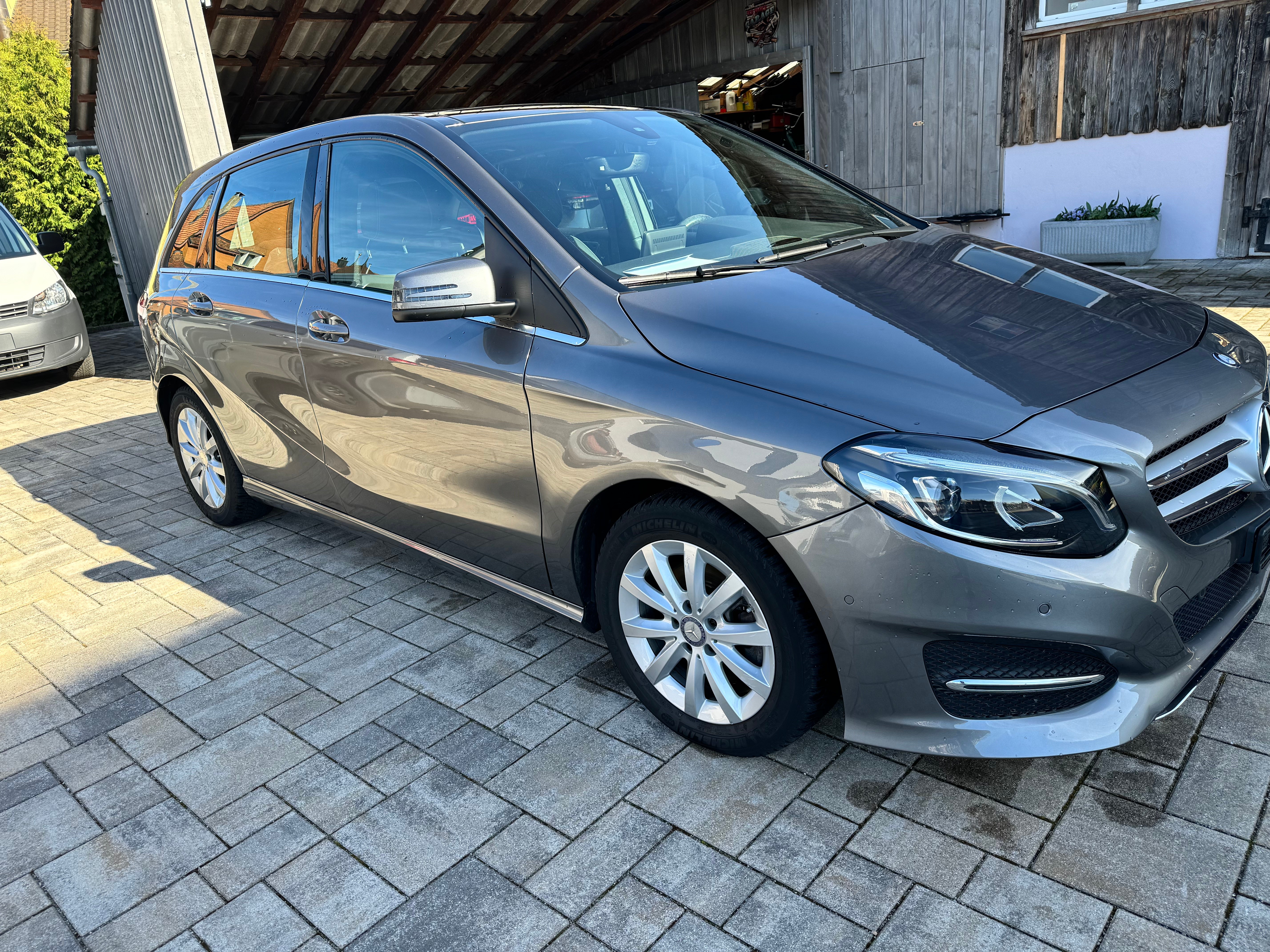 MERCEDES-BENZ B 220 Urban 4Matic 7G-DCT