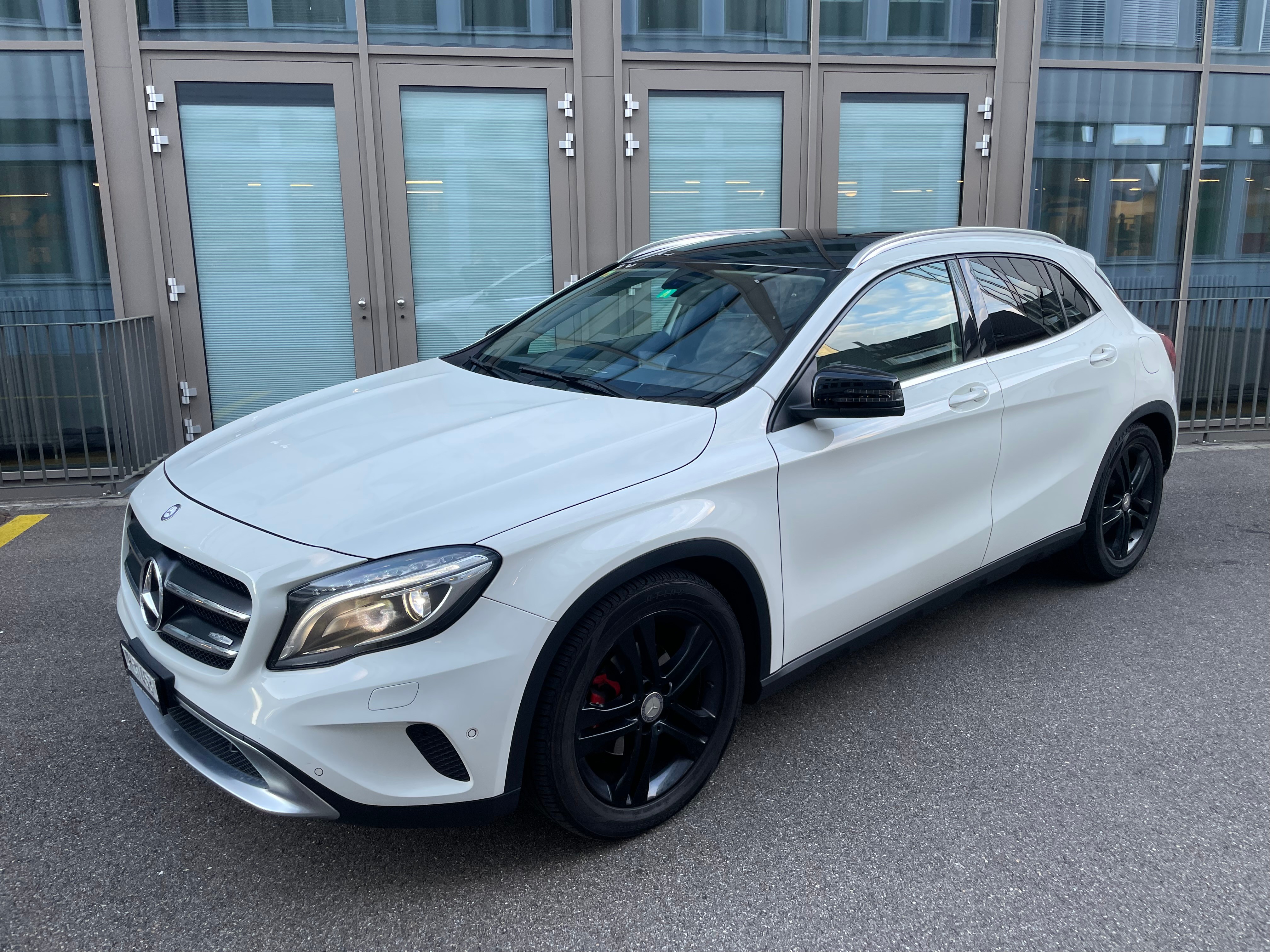 MERCEDES-BENZ GLA 200 CDI Swiss Star Edition Urban 4Matic 7G-DCT