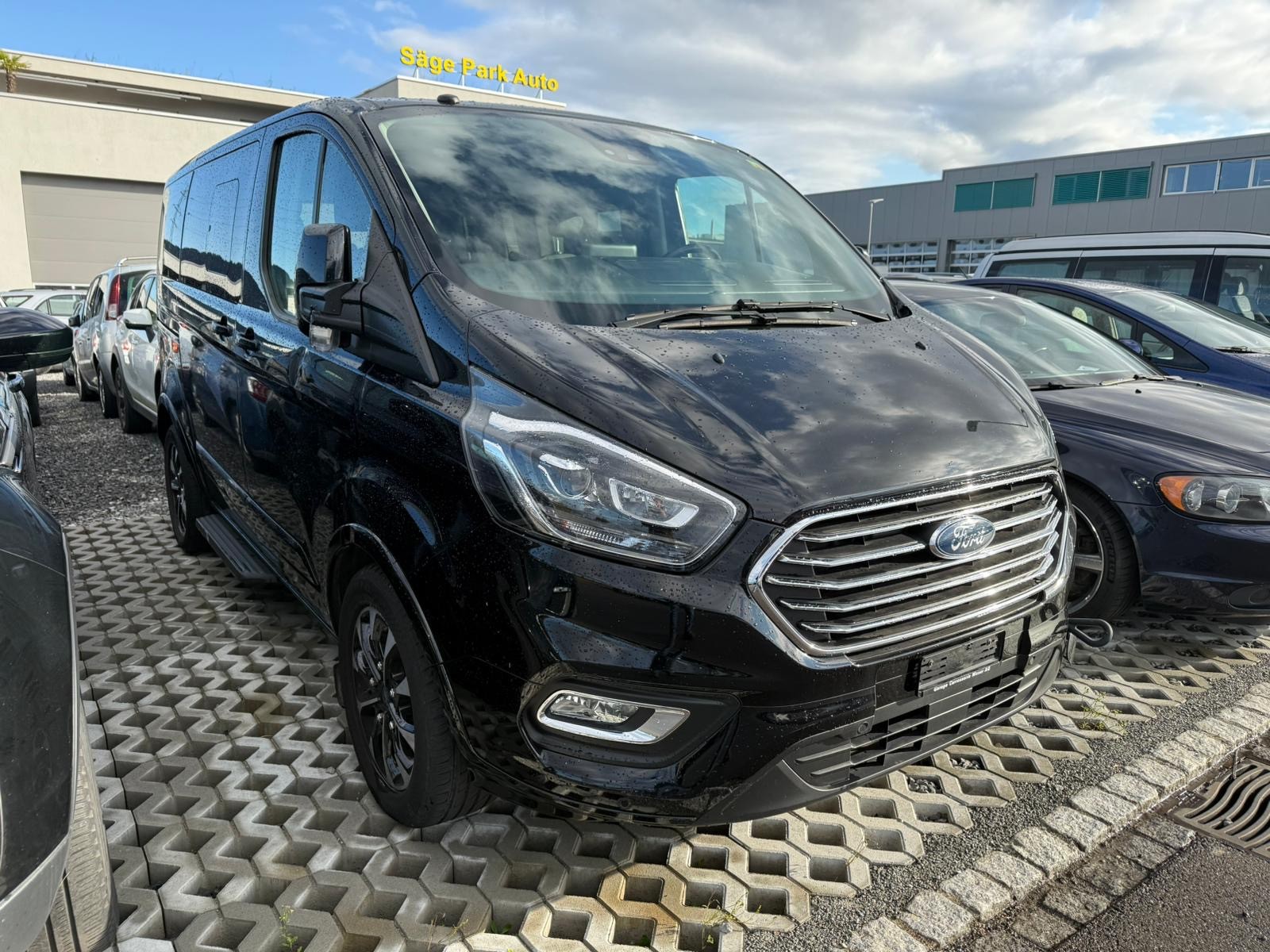 FORD Tourneo Custom 310 L1H1 Titanium SelectShift A