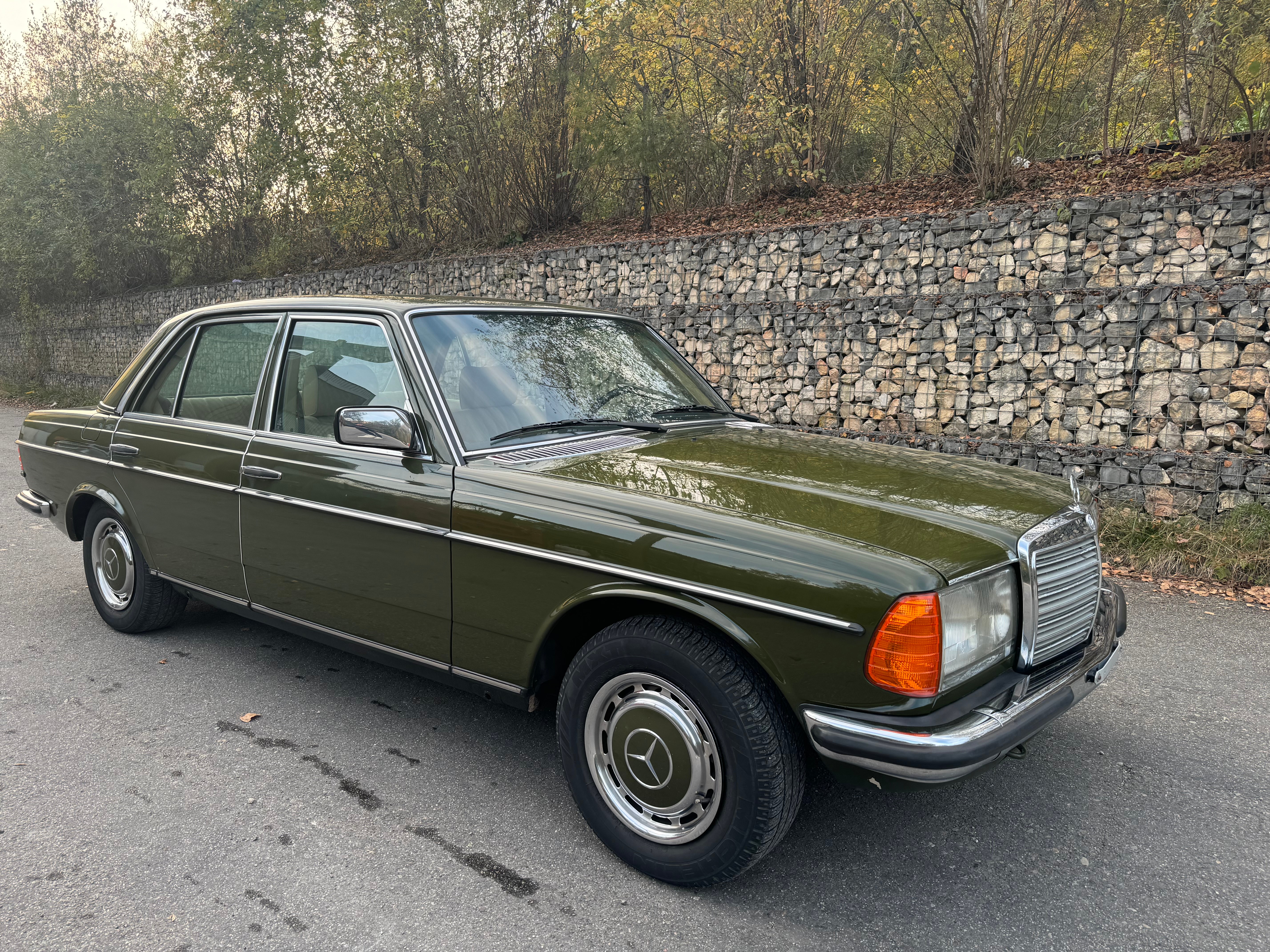 MERCEDES-BENZ 280 E Automatic