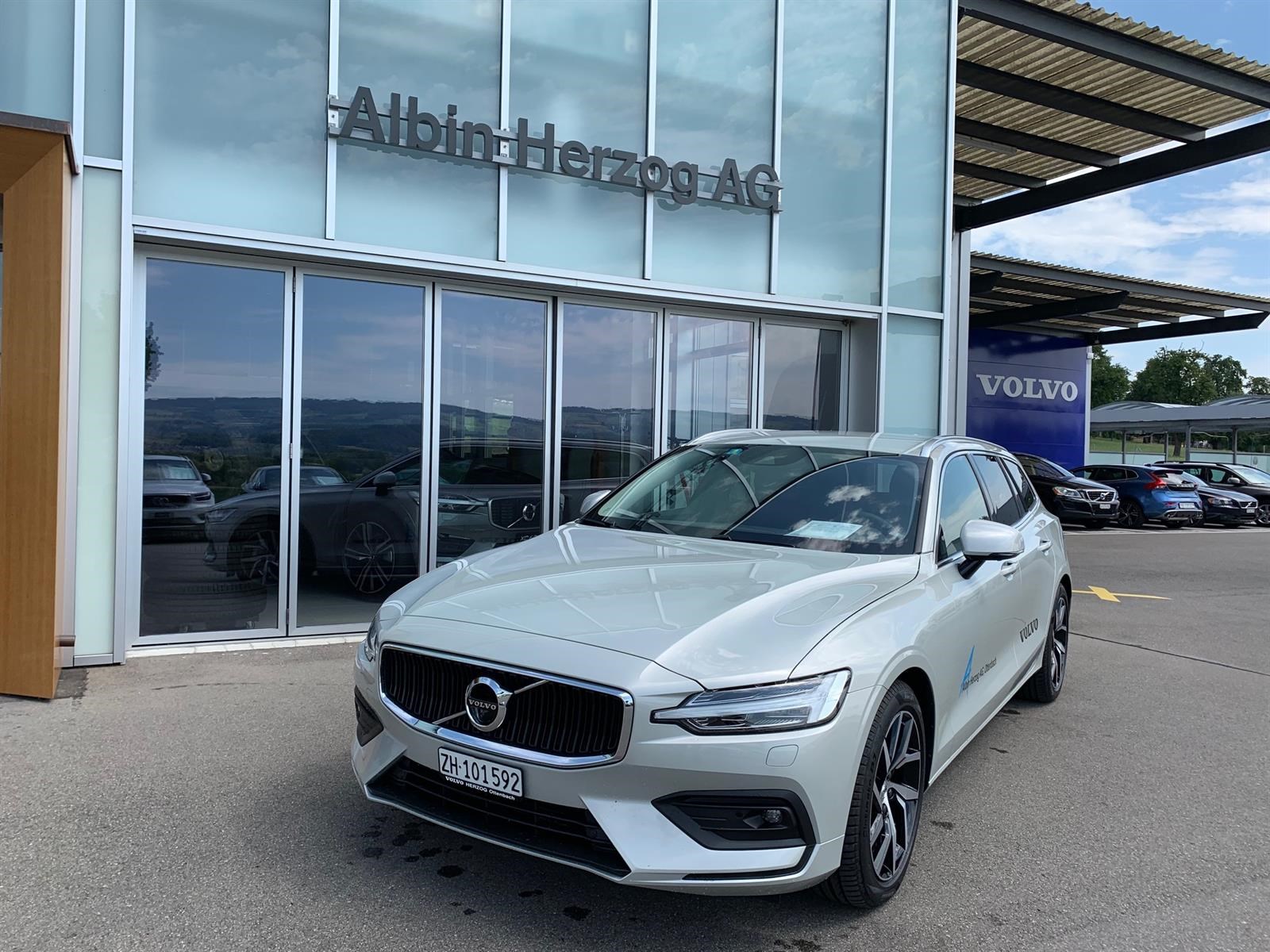 VOLVO V60 2.0 D4 Momentum