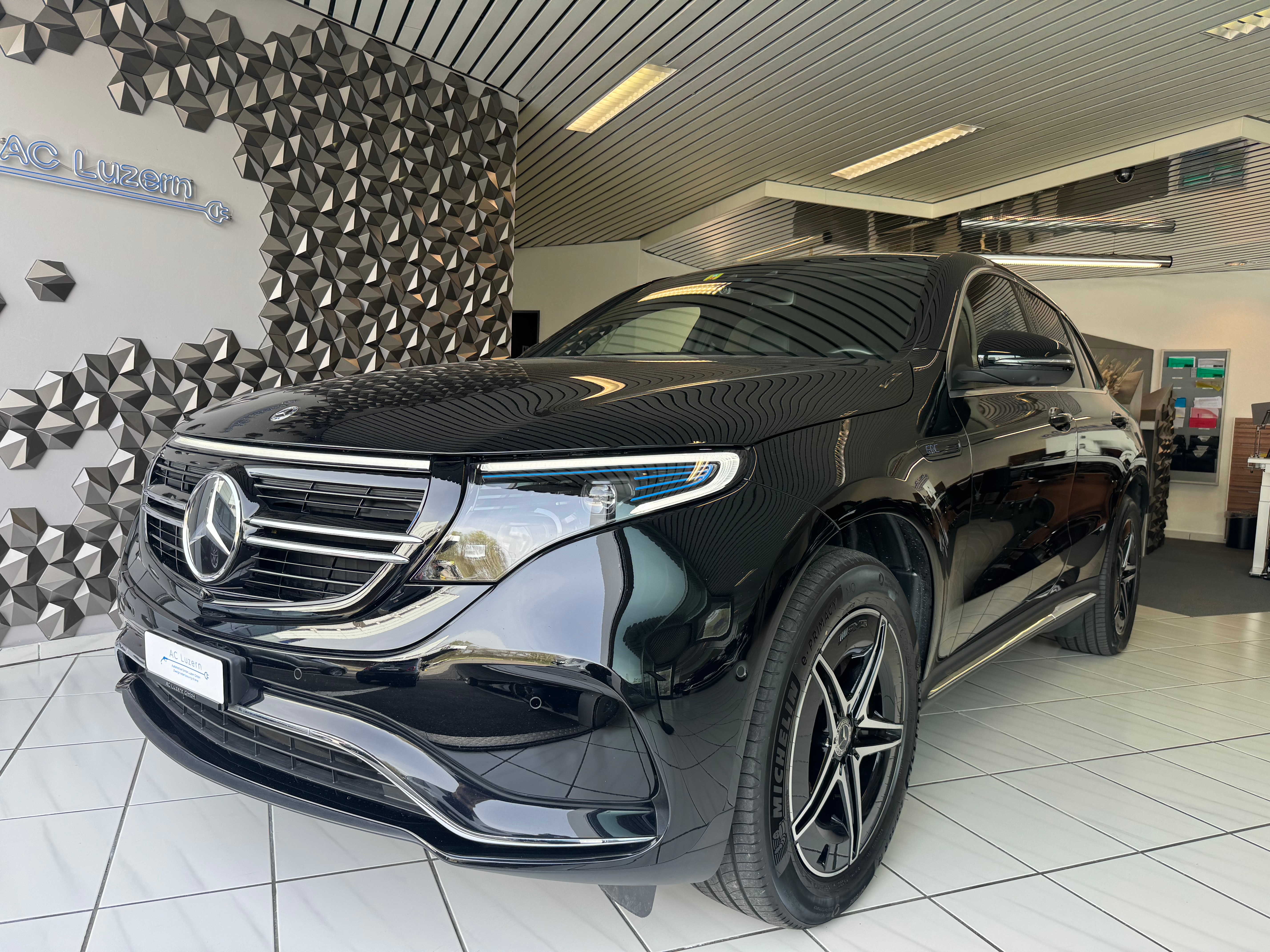 MERCEDES-BENZ EQC 400 AMG Line 4Matic