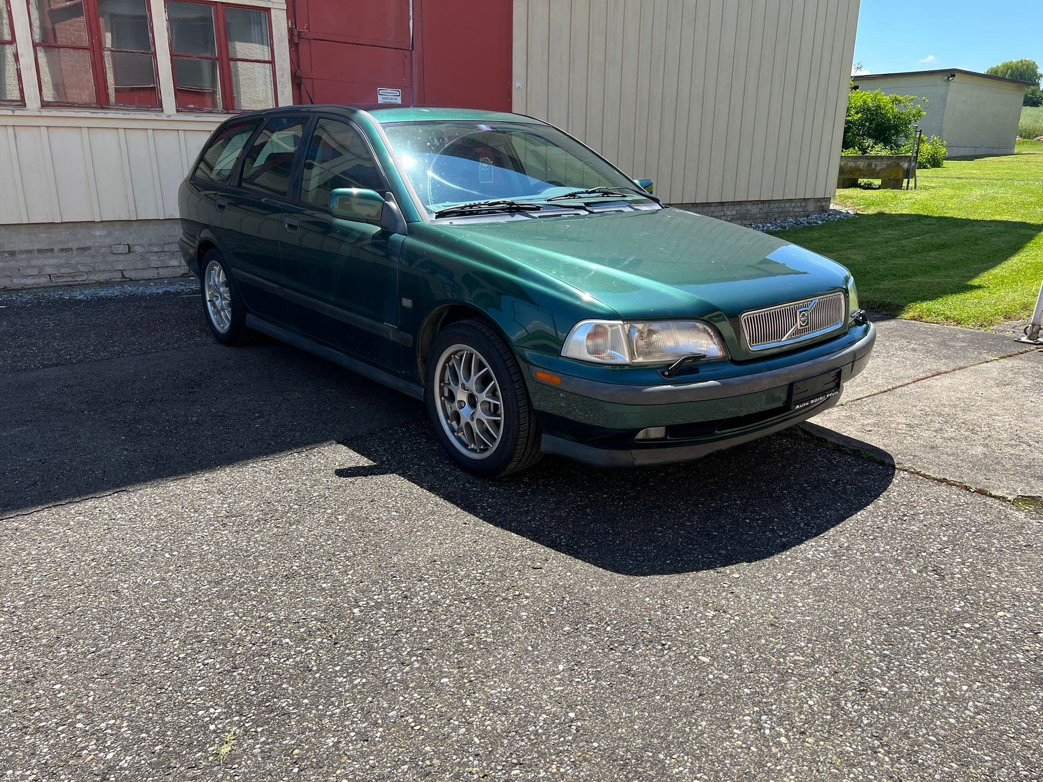 VOLVO V40 2.0