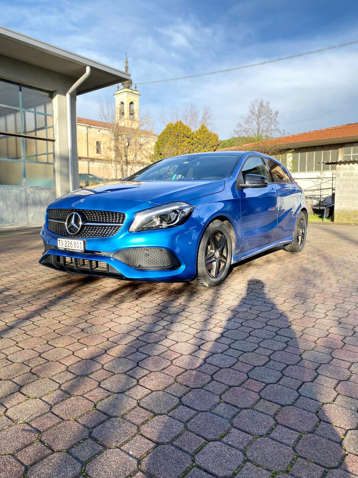 MERCEDES-BENZ A 180 AMG Line