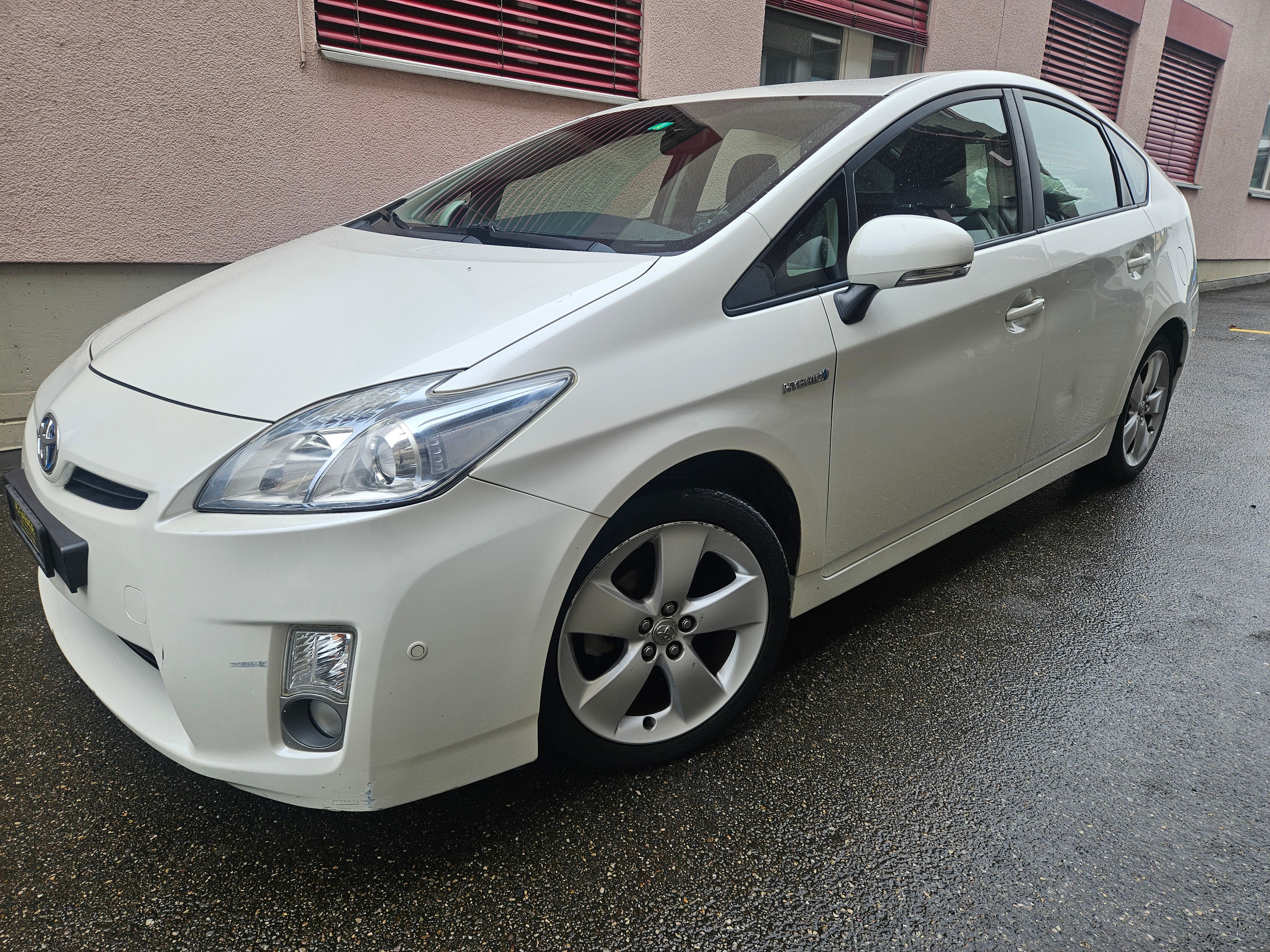 TOYOTA Prius 1.8 16V HSD Sol