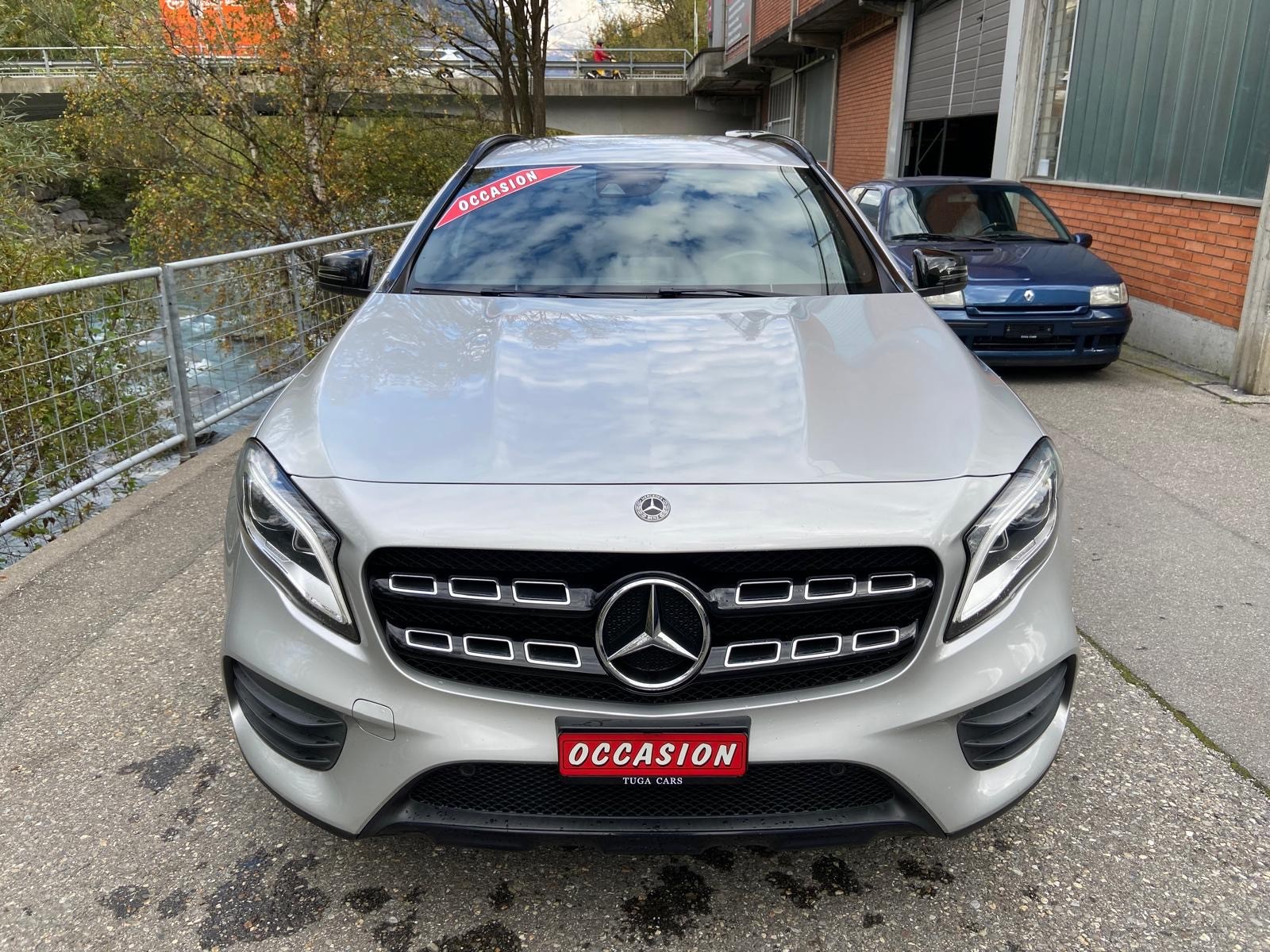 MERCEDES-BENZ GLA 200 d Swiss Star Edition AMG 4Matic 7G-DCT