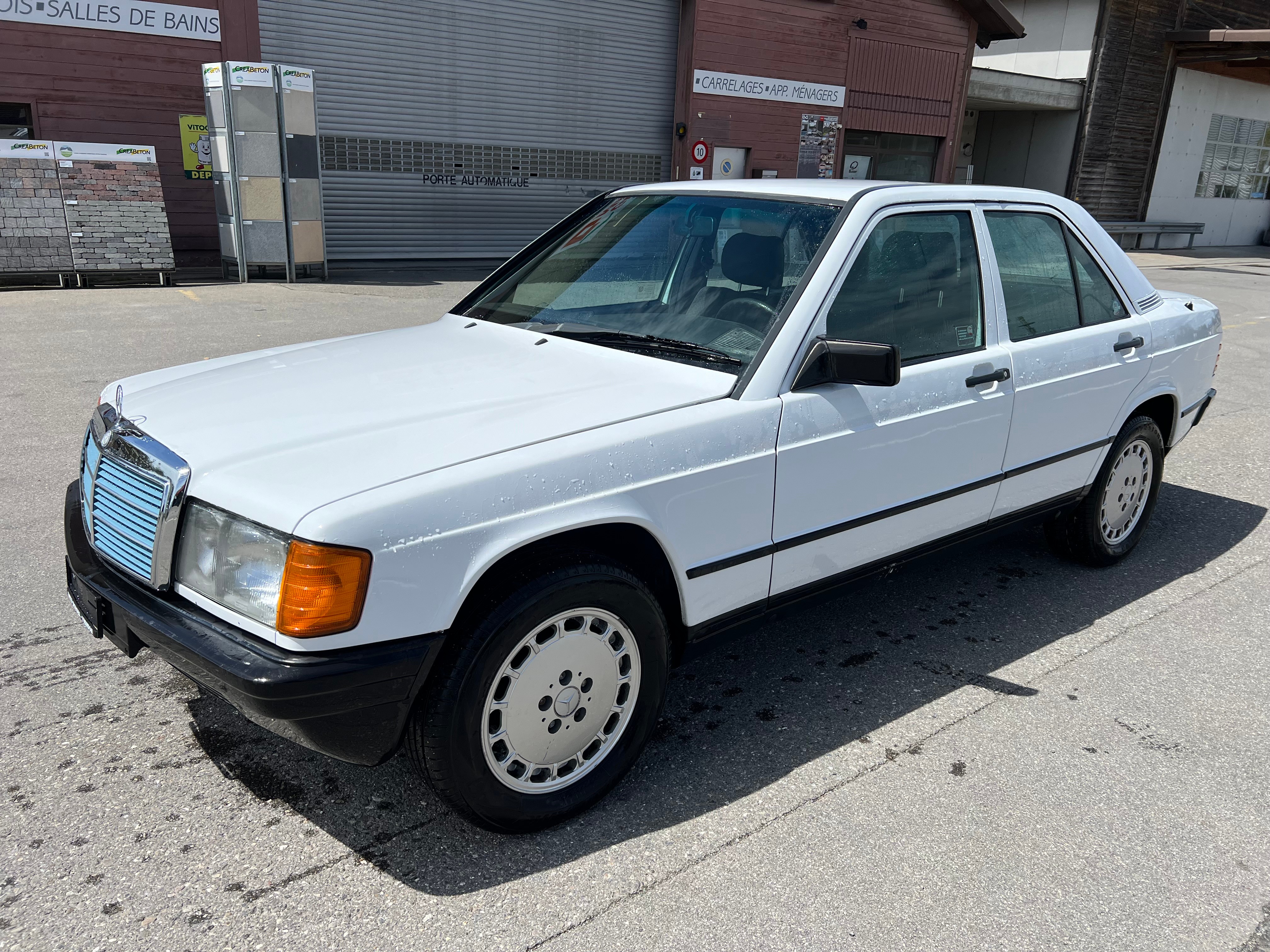 MERCEDES-BENZ 190 D 2.5