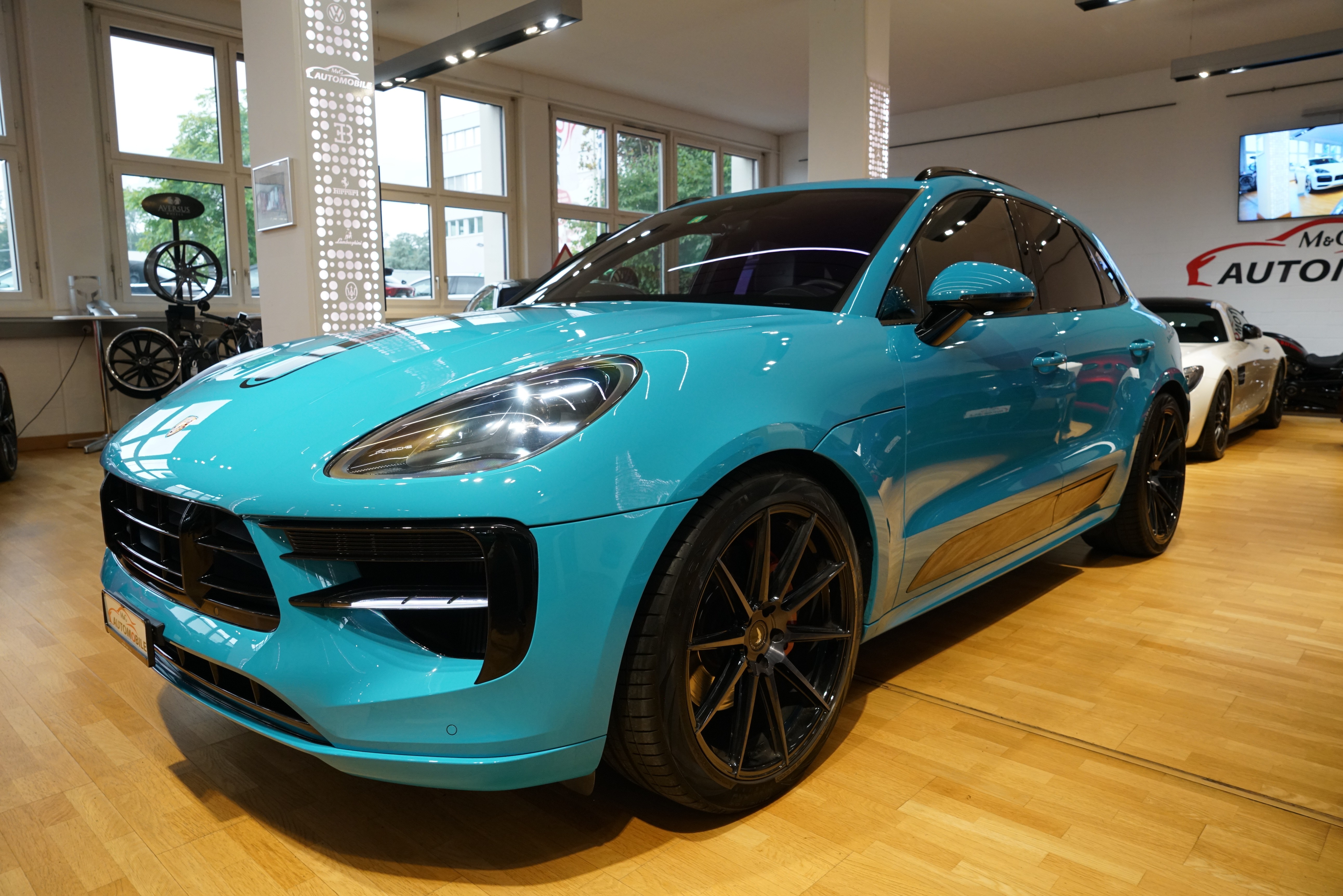 PORSCHE Macan GTS PDK Miami Blau