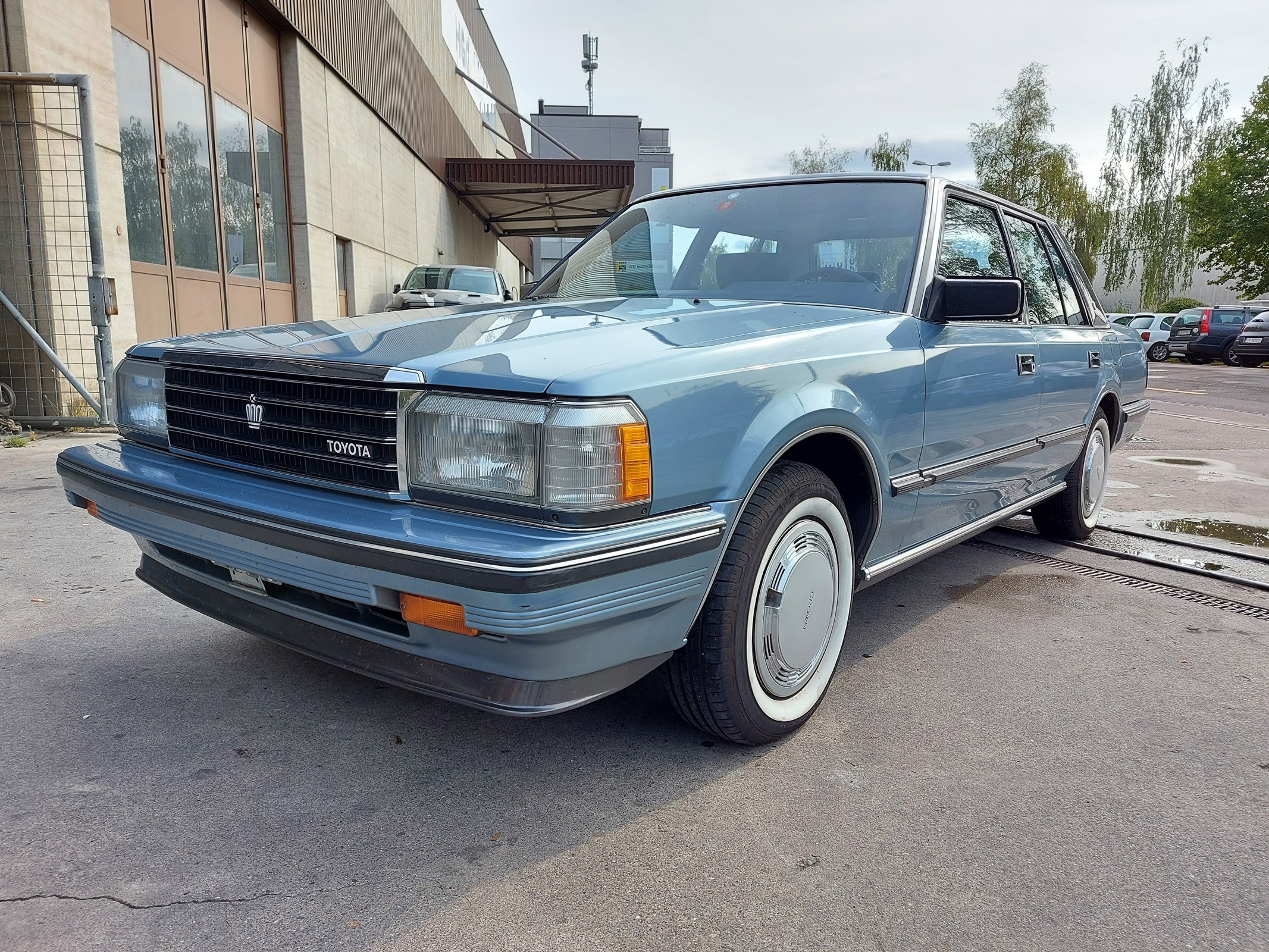 TOYOTA Crown 2800i Super Saloon