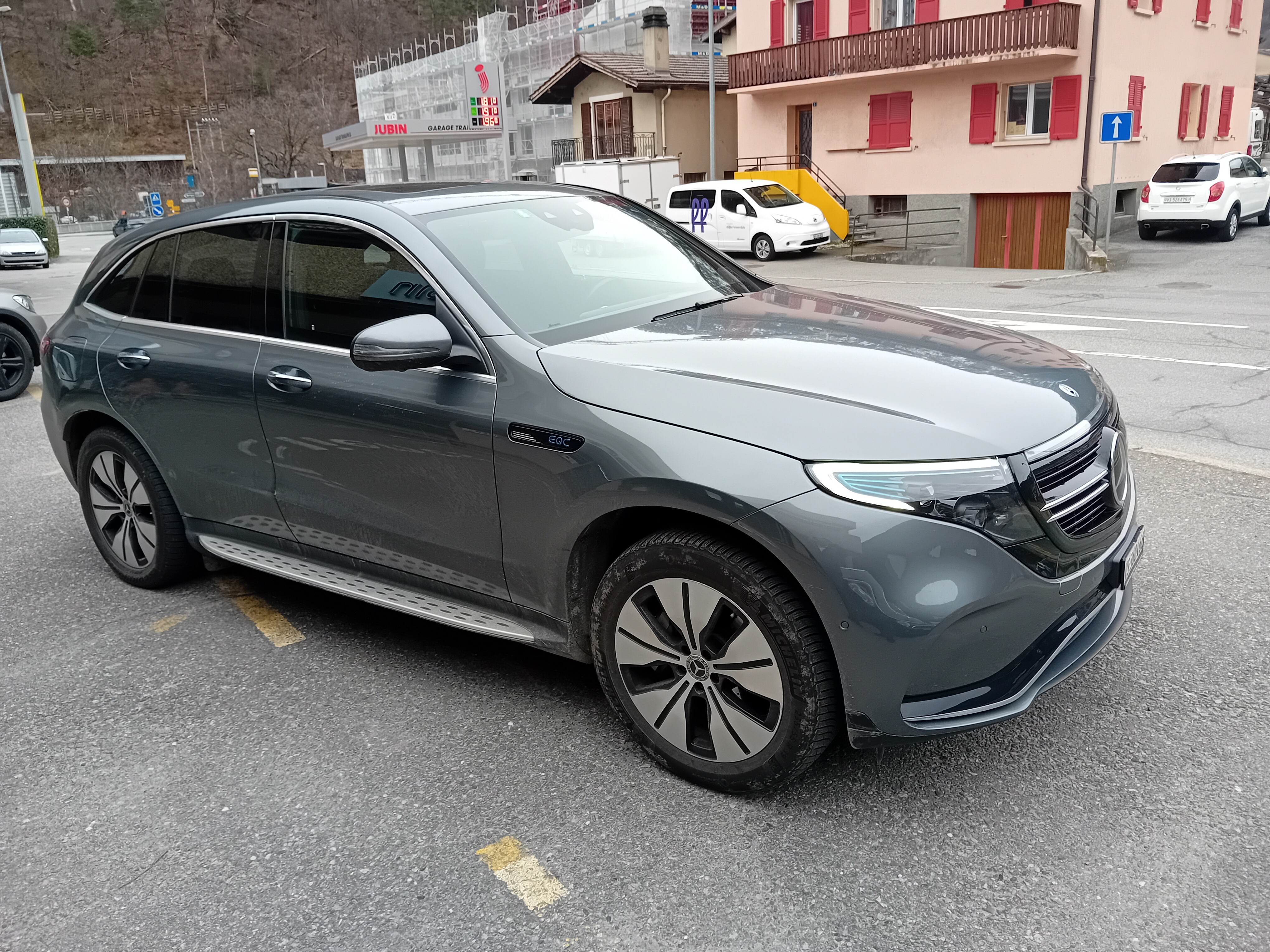 MERCEDES-BENZ EQC 400 AMG Line 4Matic