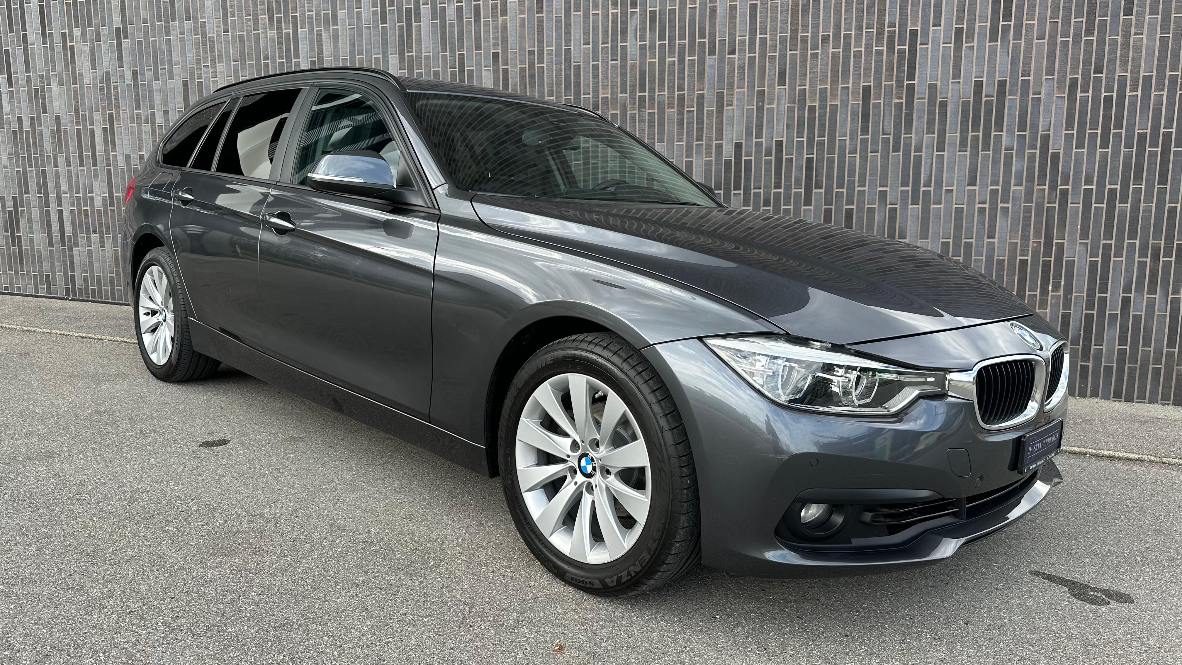 BMW 320i xDrive Touring Steptronic