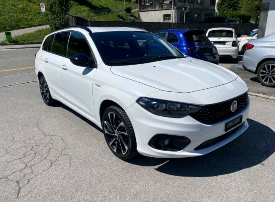 FIAT Tipo 1.6MJ Station Wagon Lounge DCT