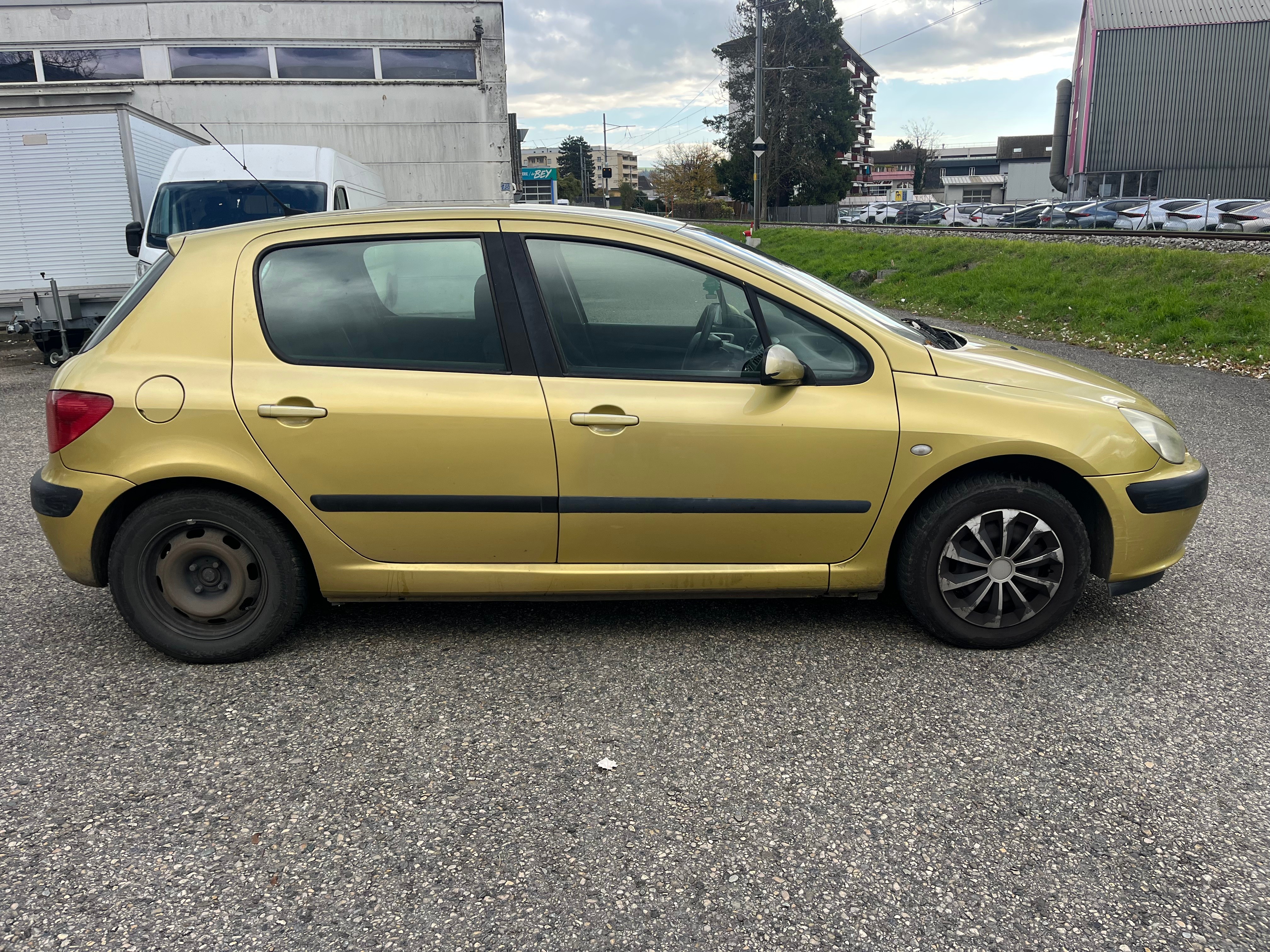 PEUGEOT 307 2.0 16V XT